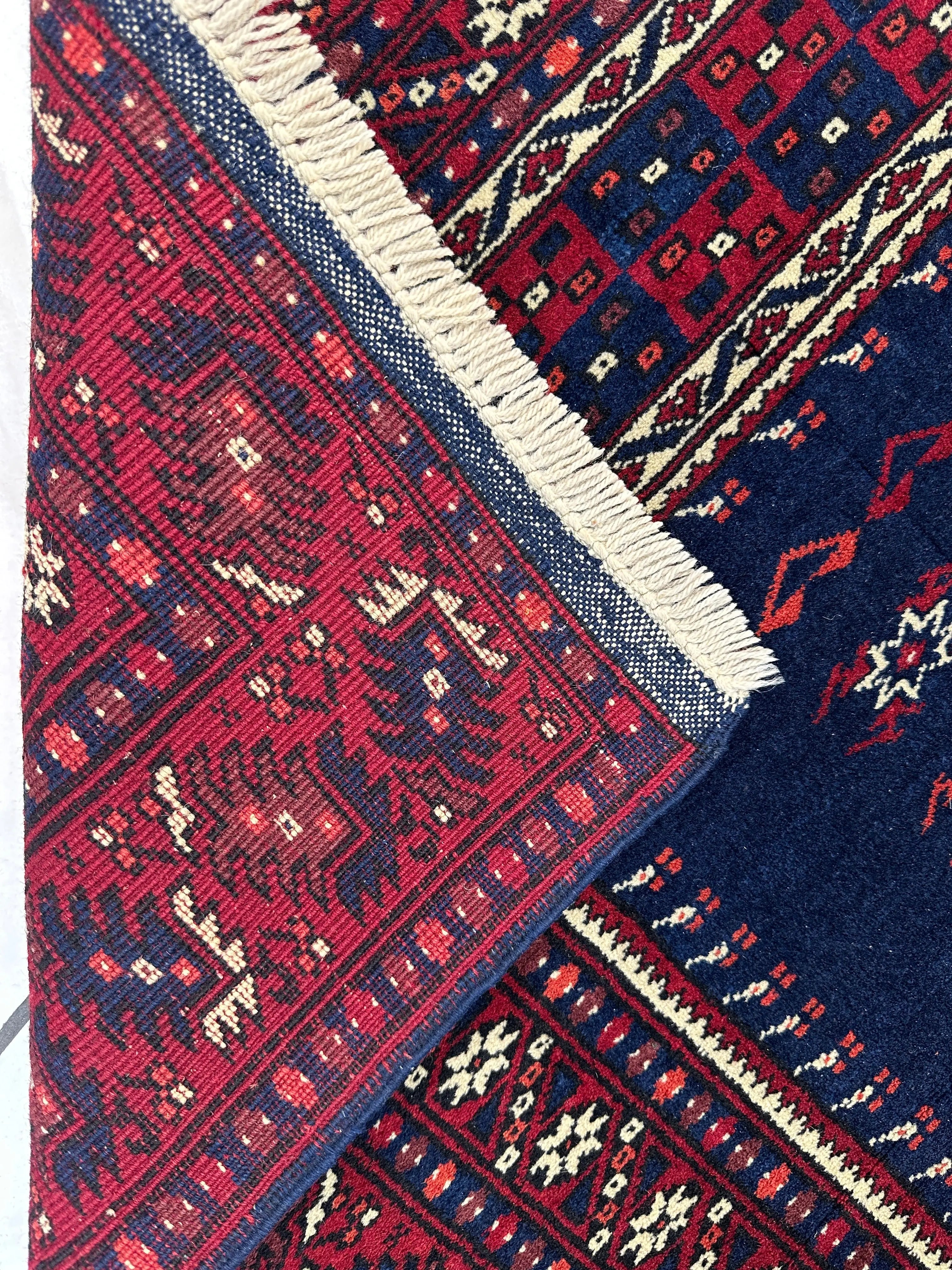 Vintage Hand-Knotted Yagcibedir Turkish Wool Prayer Rug – 3’10” x 5’9” – Deep Blue & Red Tribal Design Rugistan