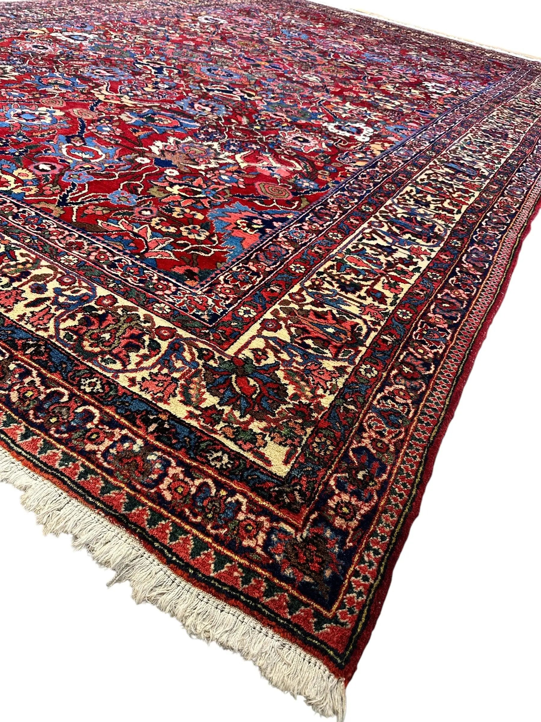 Antique Persian Bakhtiari Rug – Timeless Masterpiece 8'6" x 13'2" Rugistan