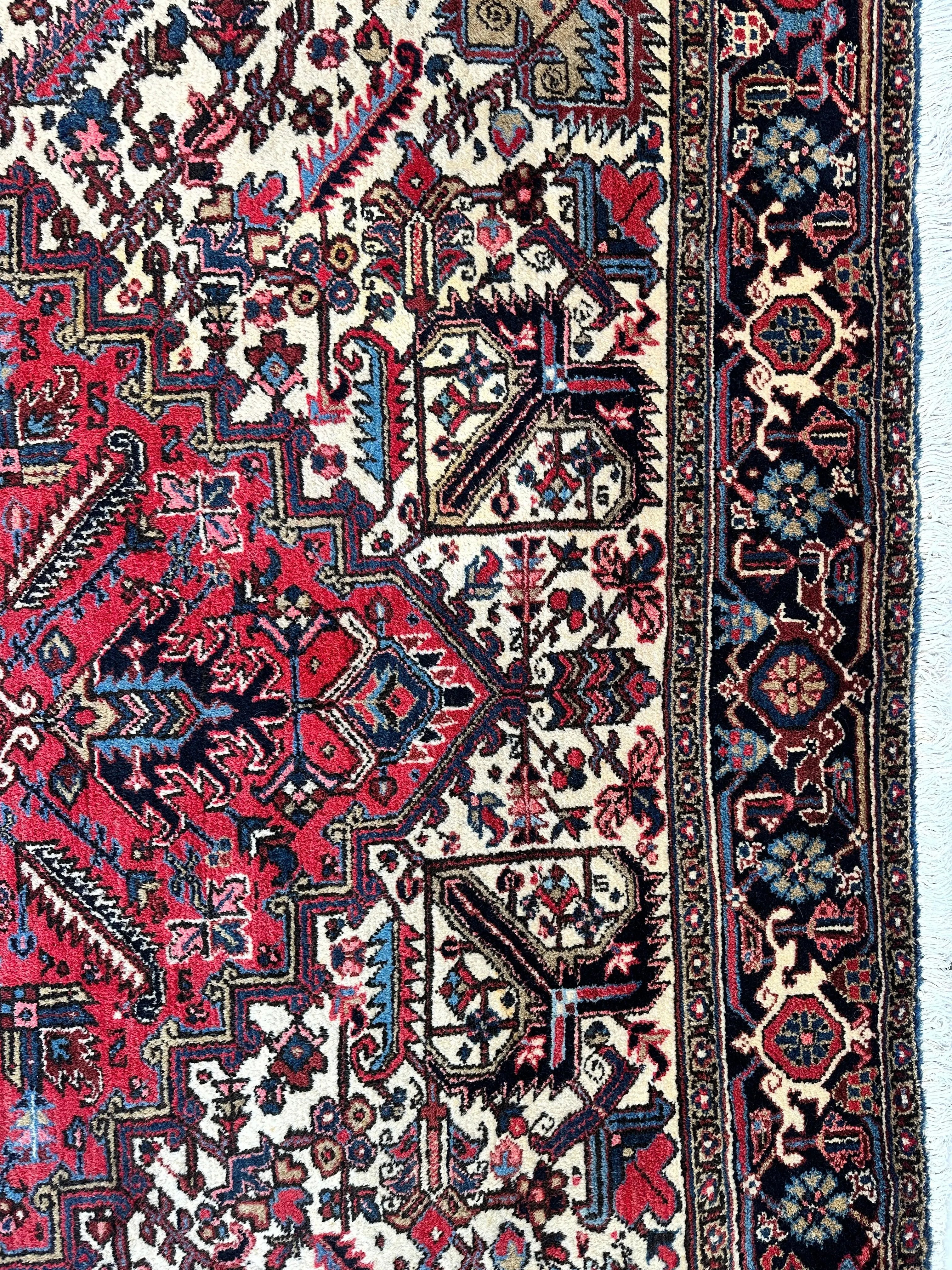 Hand-Knotted Persian Heriz Wool Rug – 9’ x 12’ – Geometric Medallion Design Rugistan