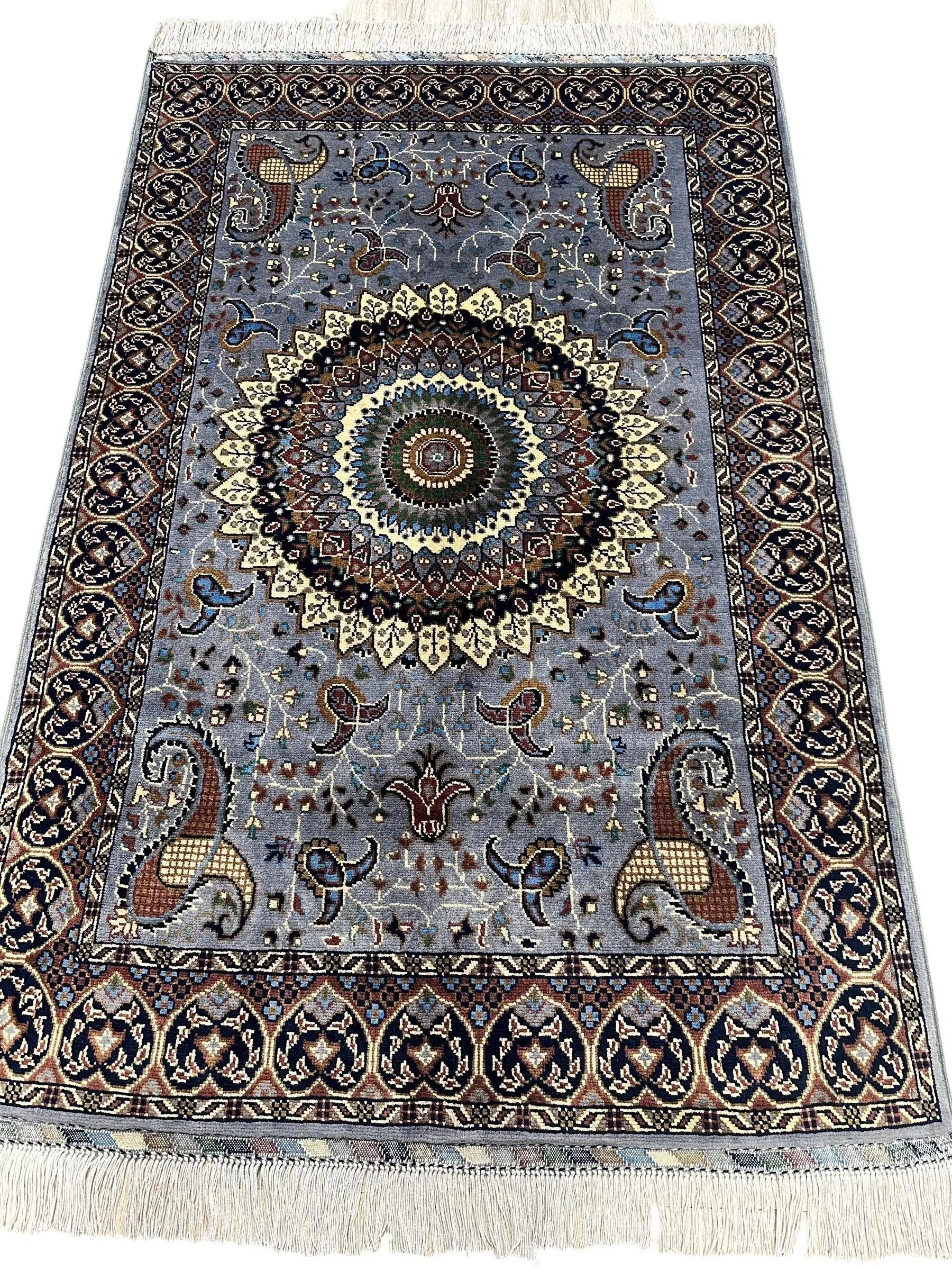 Hand-Knotted Parak Rug – Gray, 40” x 60” | Afghan Wool Rug Rugistan
