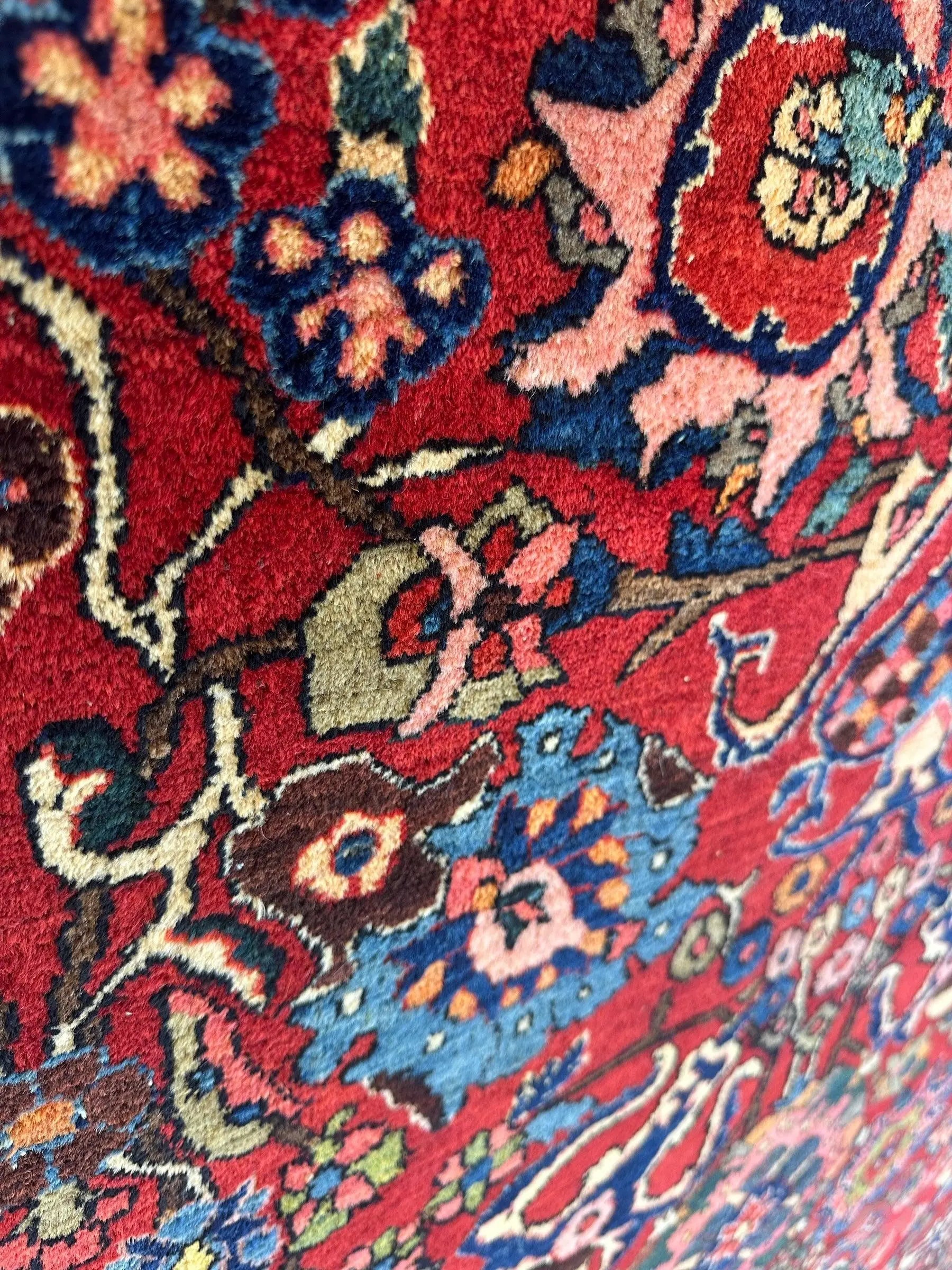 Antique Persian Bakhtiari Rug – Timeless Masterpiece 8'6" x 13'2" Rugistan