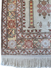 Luxurious Hand-Knotted Pure Silk Turkish Kayseri Rug – Intricate Floral & Geometric Design, 2’2” x 3’ Rugistan