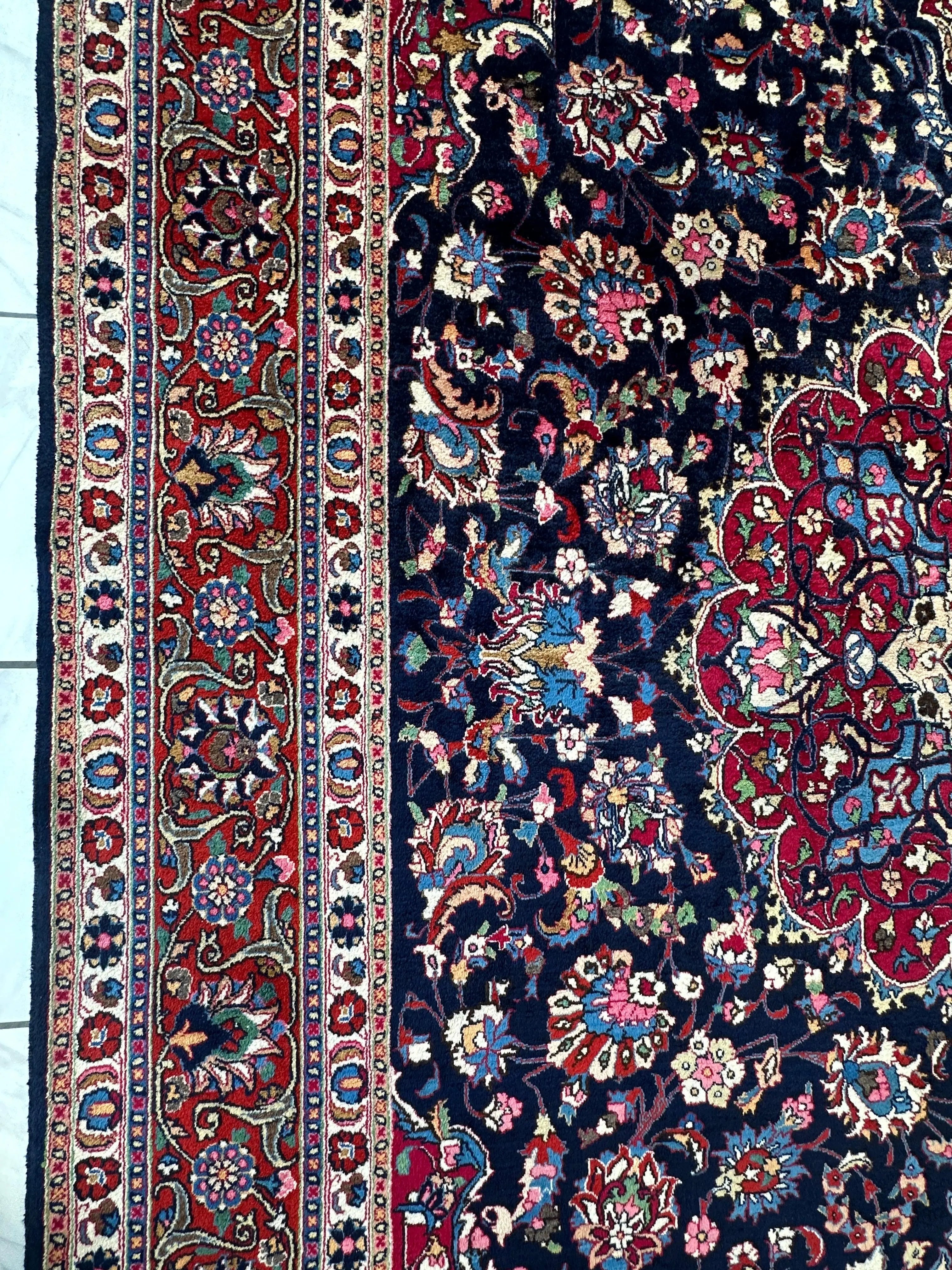 Persian Mashhad Hand Knotted Wool Area Rug 9’9” x 13’3” Rugistan