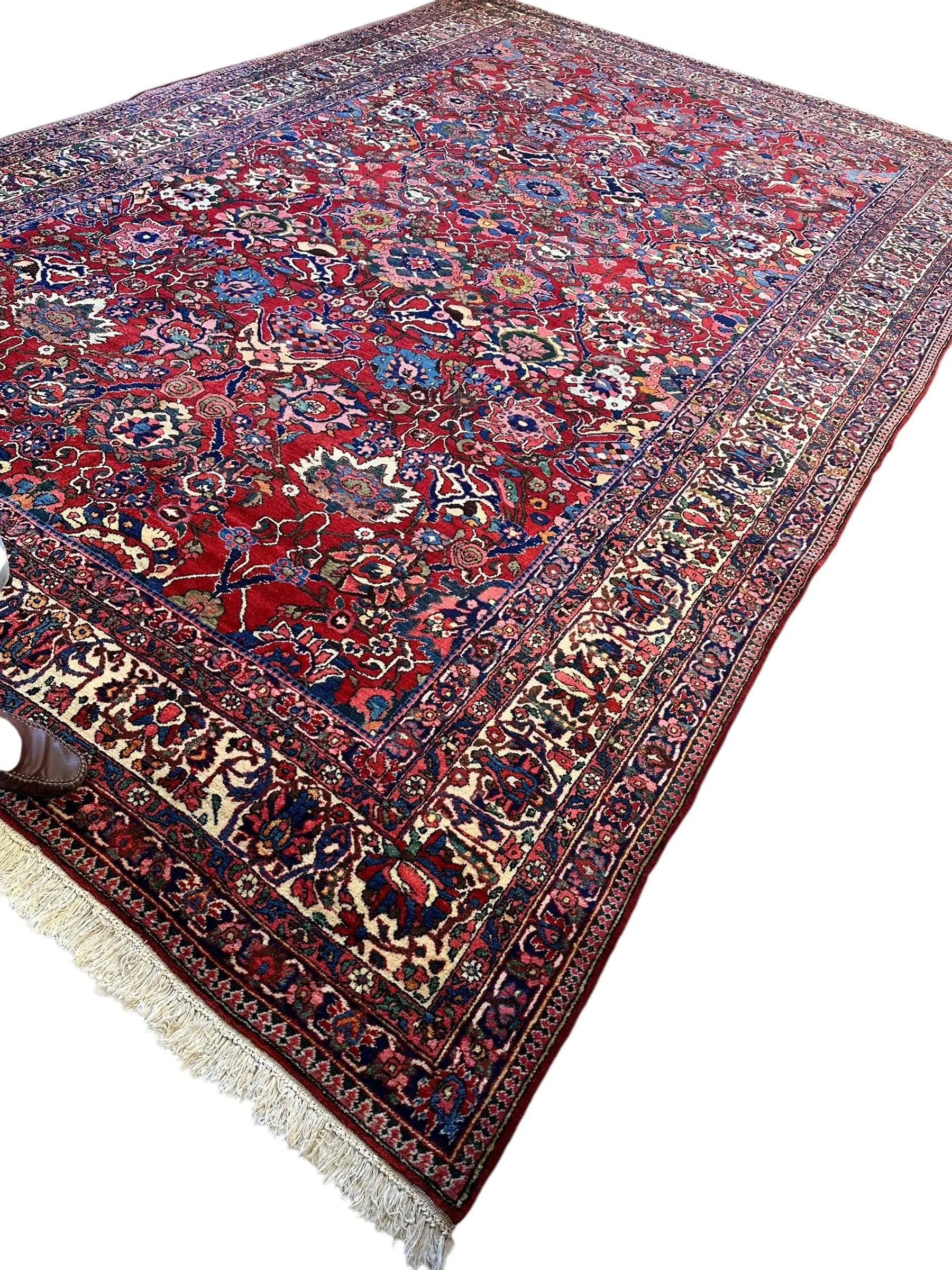 Antique Persian Bakhtiari Rug – Timeless Masterpiece 8'6" x 13'2" Rugistan