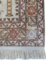 Luxurious Hand-Knotted Pure Silk Turkish Kayseri Rug – Intricate Floral & Geometric Design, 2’2” x 3’ Rugistan