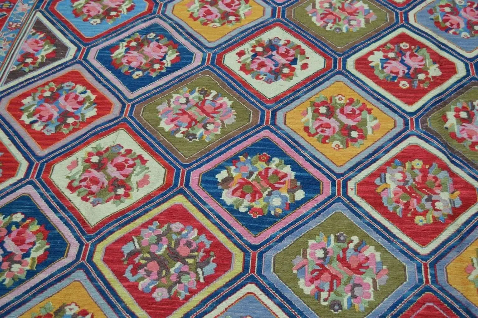 Handwoven Nourison Soumak SK43 Multicolor Area Rug – 8'5" x 11'7" – Professionally Cleaned Rugistan