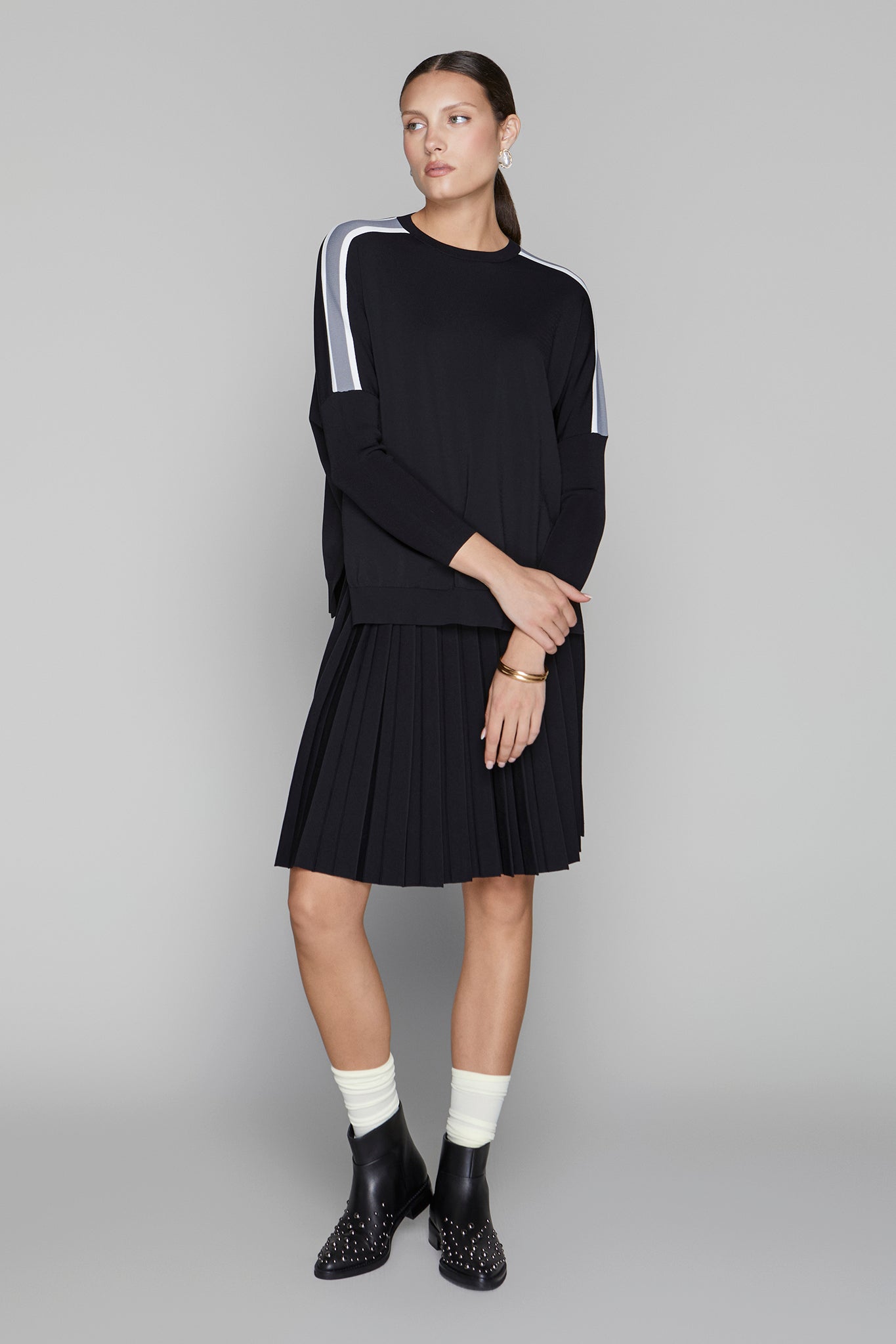 Montia Top in Black Gray Stripe Apparalel