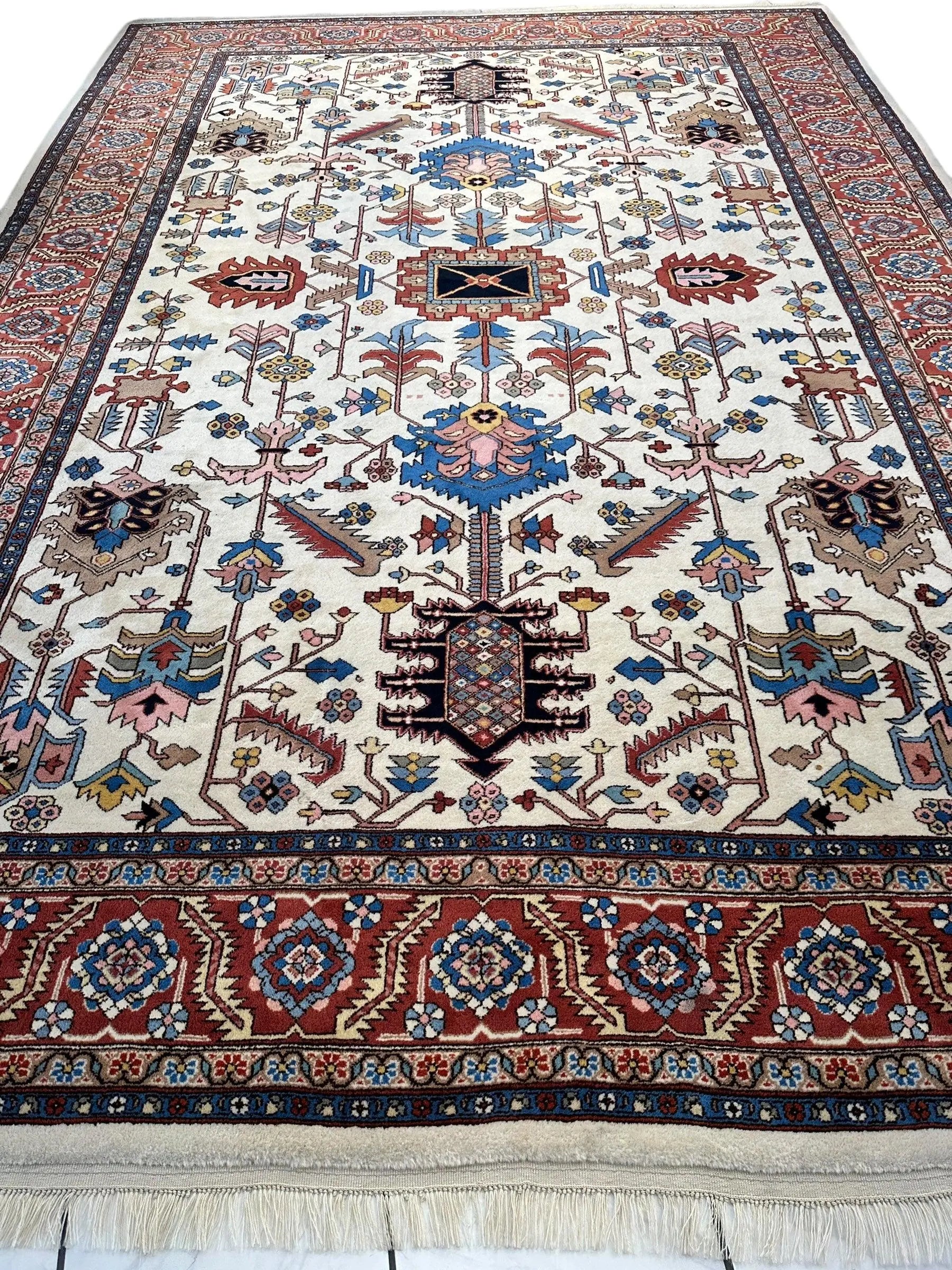 Hand-Knotted Vintage Afghani Serapi Wool Rug – 10'10" x 15'10" – Elegant Traditional Area Rug Rugistan