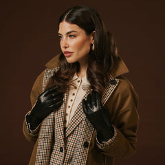 Bella (black) - Italian lambskin leather gloves with lambswool lining & - detail view 6