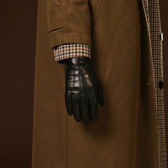 Bella (black) - Italian lambskin leather gloves with lambswool lining & - detail view 7