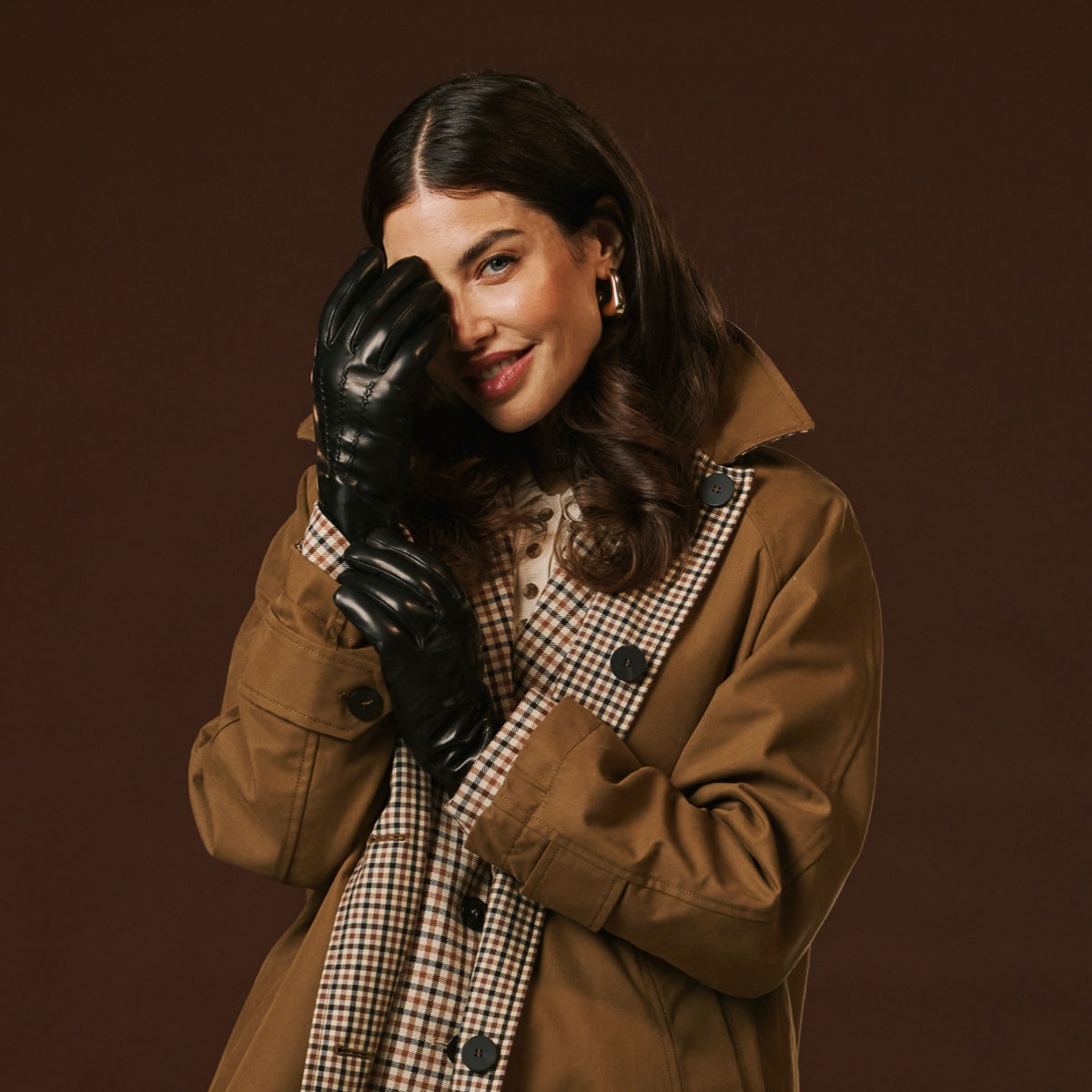 Bella (black) - Italian lambskin leather gloves with lambswool lining & - detail view 8