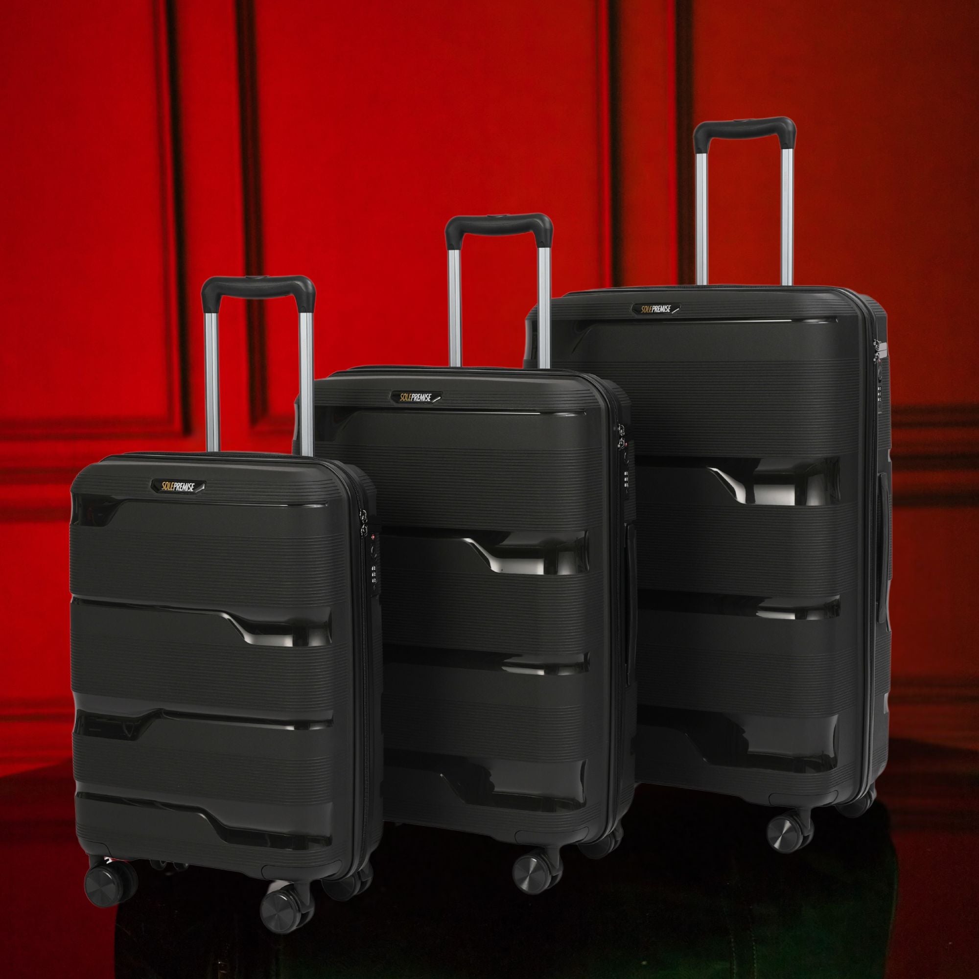 28-inch Black Hardcase Roller Luggage with 360° Wheels & TSA Lock Sole Premise