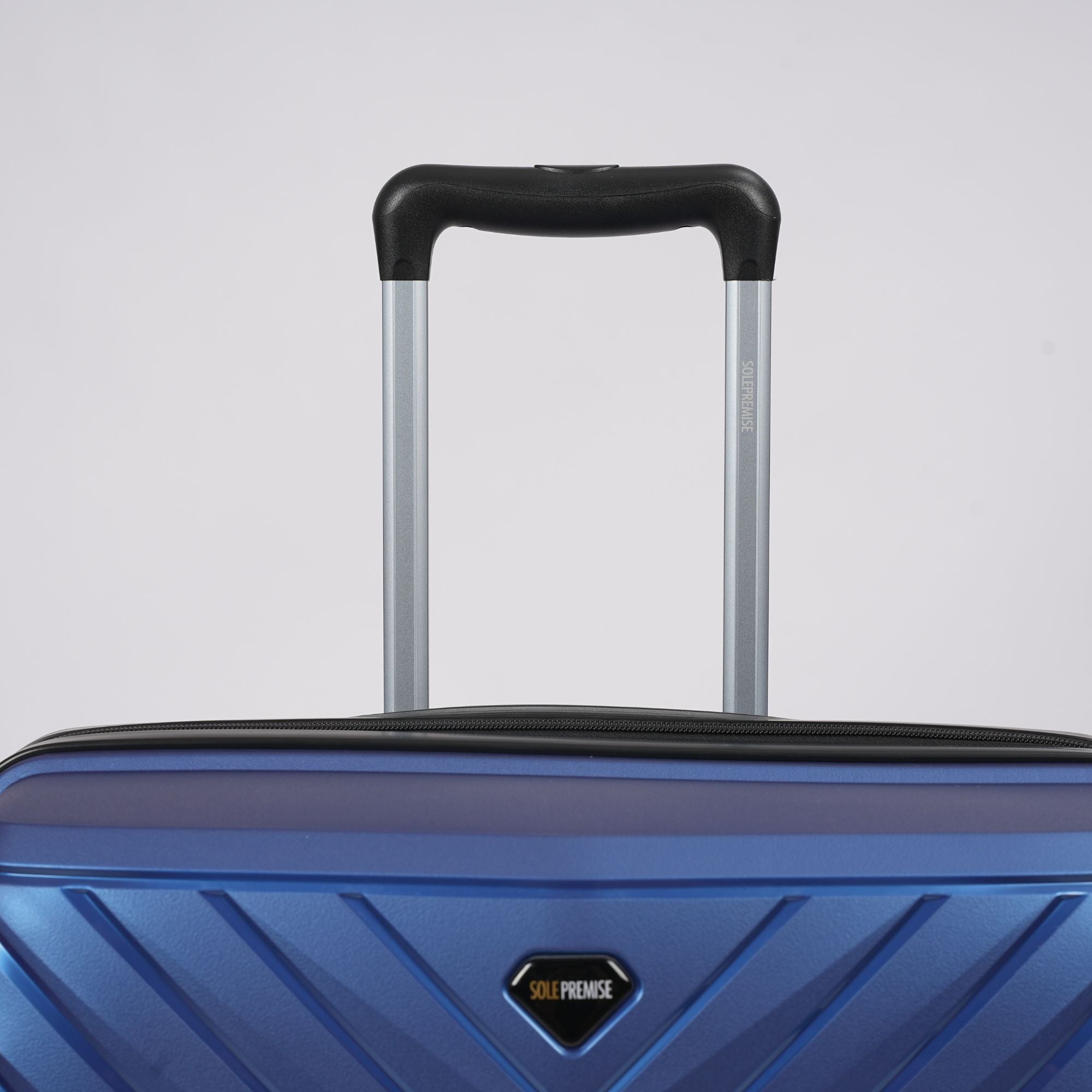 Blue Hardcase Roller Luggage Set (28', 24' and 20') Sole Premise