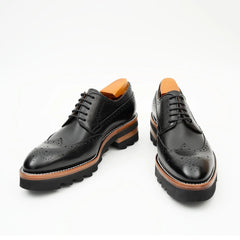 Calfskin Brogue Derby Shoes with Unique Leather Black
