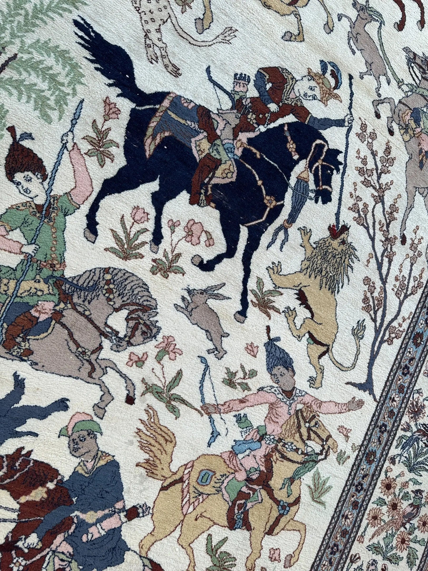 Hand-Knotted Lahore Hunting Scene Wool Rug – 8’ x 11’3” – Vintage 1950s Persian-Style Masterpiece Rugistan