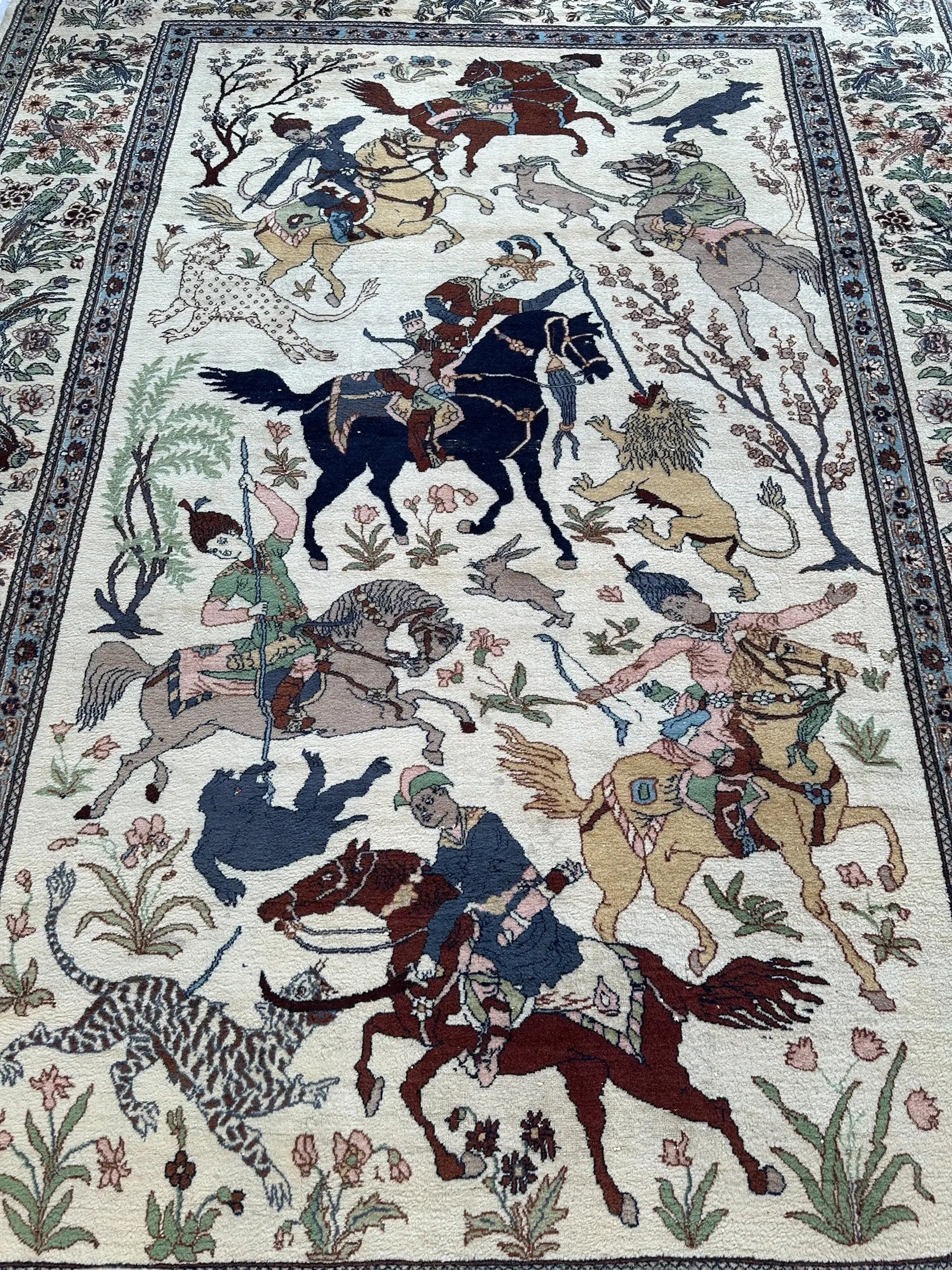 Hand-Knotted Lahore Hunting Scene Wool Rug – 8’ x 11’3” – Vintage 1950s Persian-Style Masterpiece Rugistan