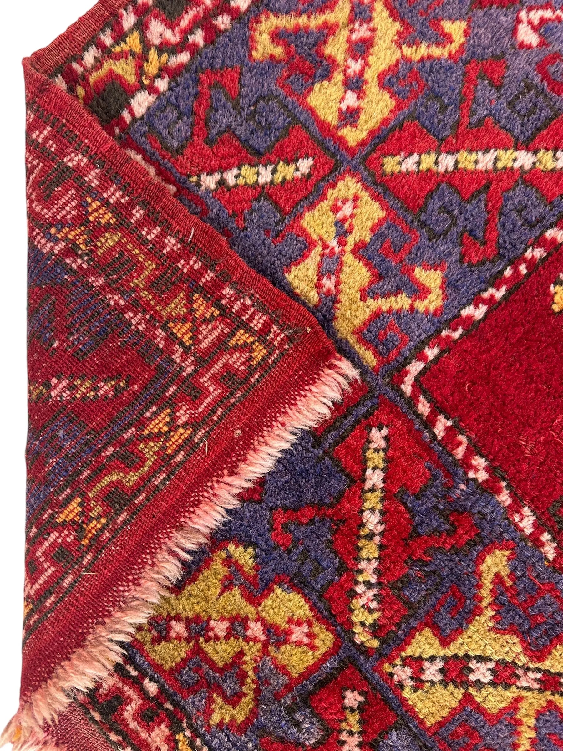 Dezgiri Anatolian Tribal Wool Rug – 5’x8’– Hand-Knotted Red Medallion Rug with Geometric Motifs Rugistan