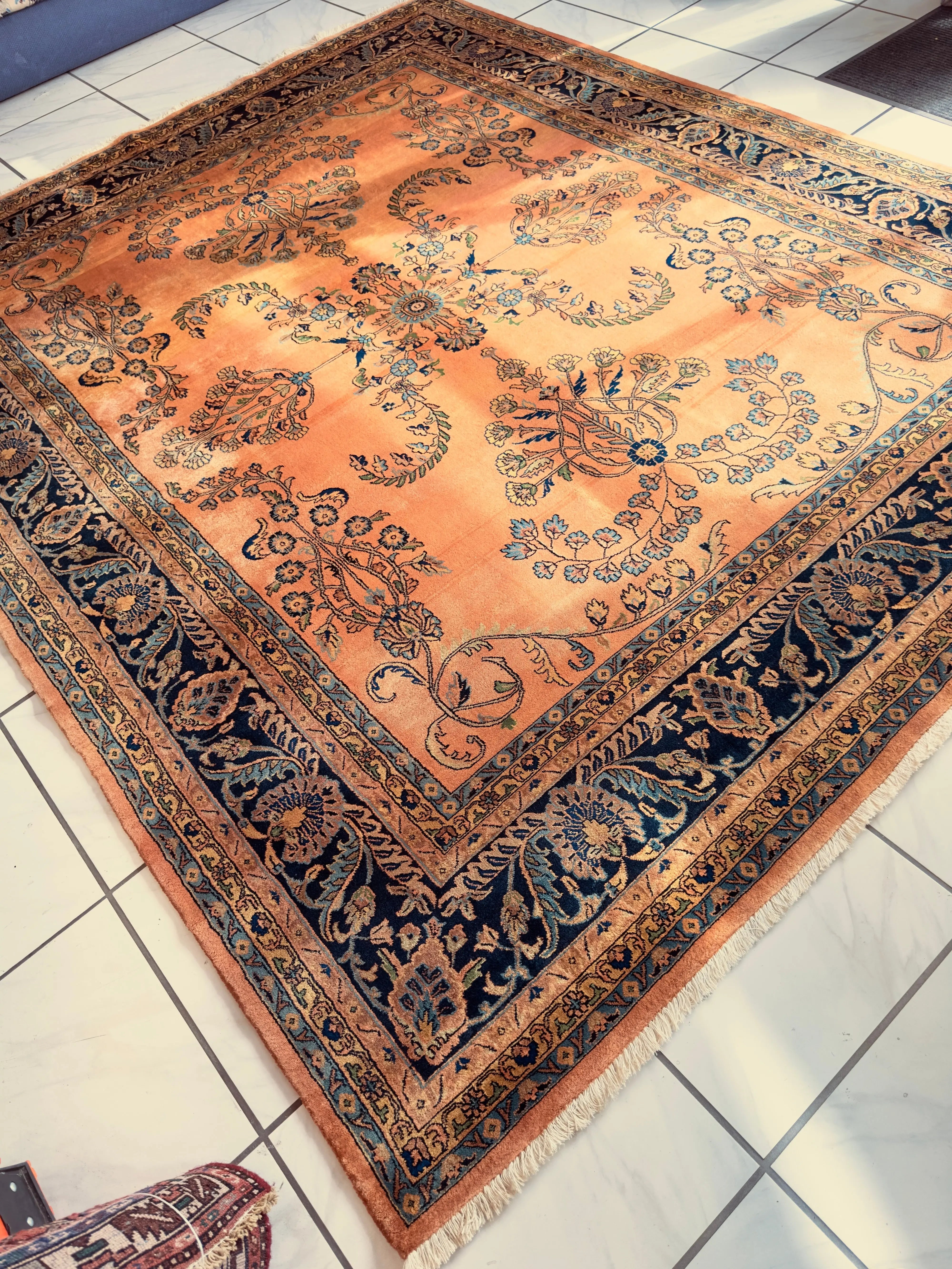 Hand-Knotted Indo-Sarouk Wool Rug – 8' x 10' – Peach Field with Navy Border Rugistan