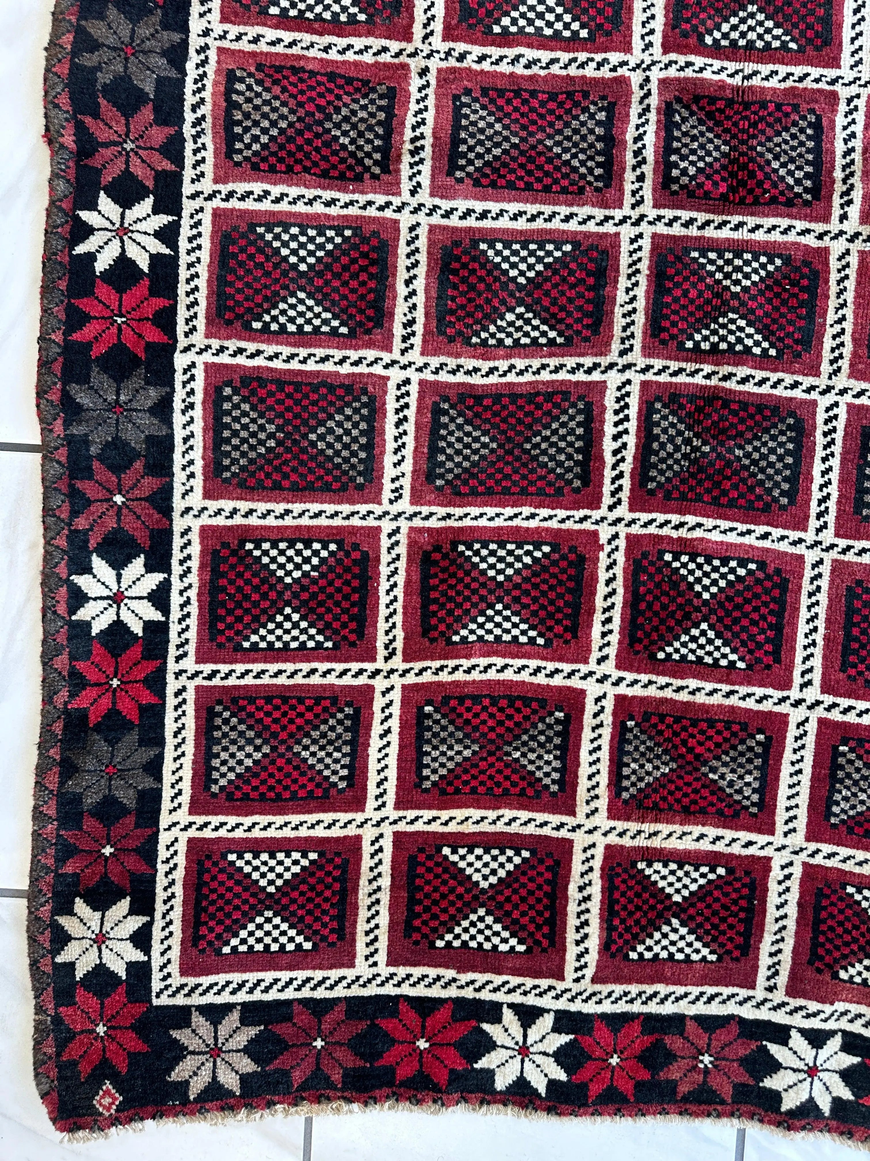 Hand-knotted Persian Tribal Khorramabad Wool Rug 4’3” x 6’10” Rugistan