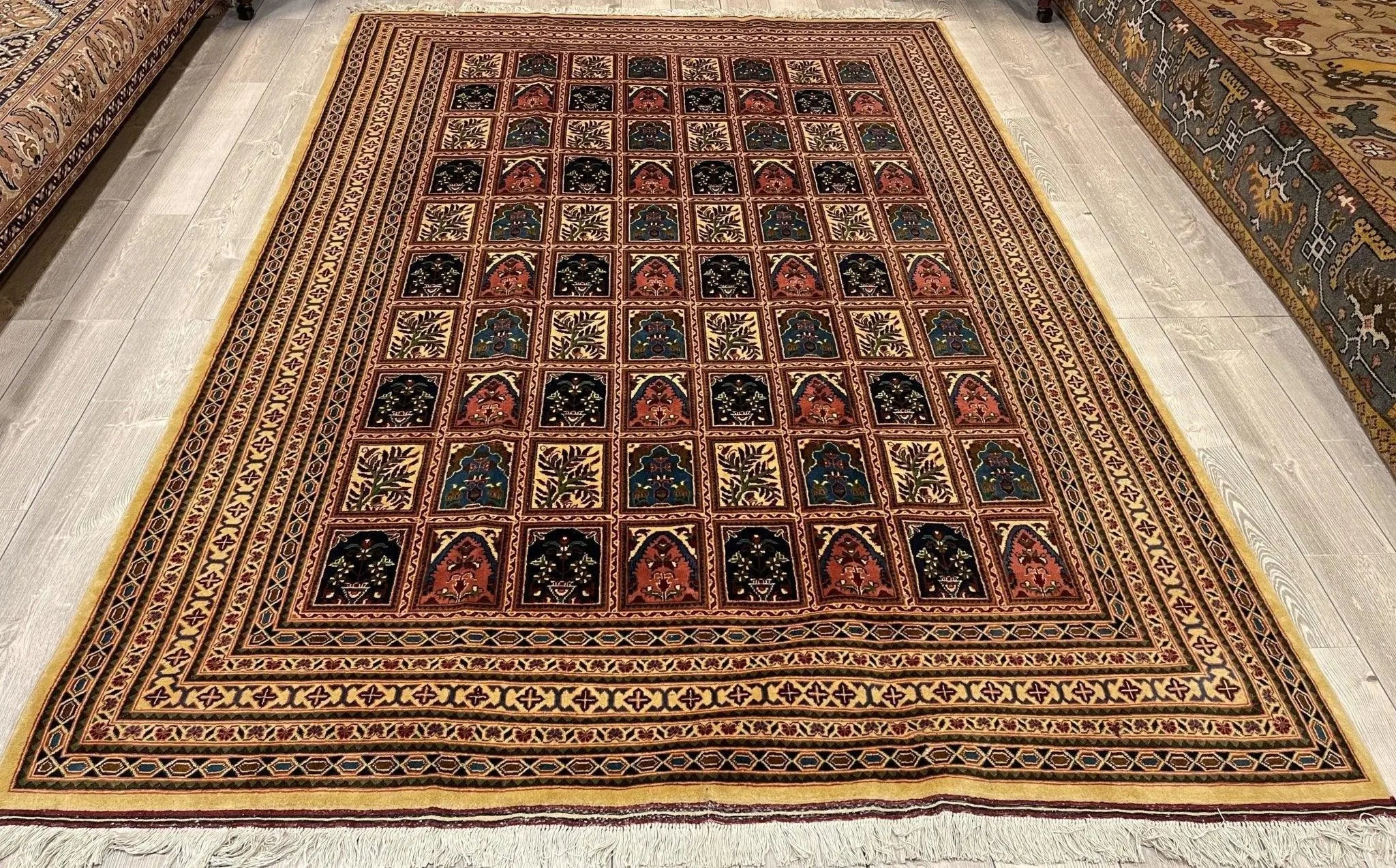 Afghani I Bakhtiari 7x10 Area Rug Rugistan
