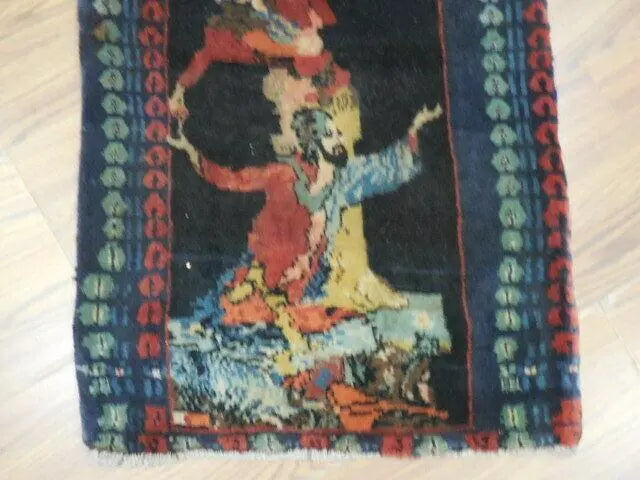 ANTIQUE UNIQUE PICTORAL OMARKHAYYAM RUG 1.5x1.8 Ft Rugistan