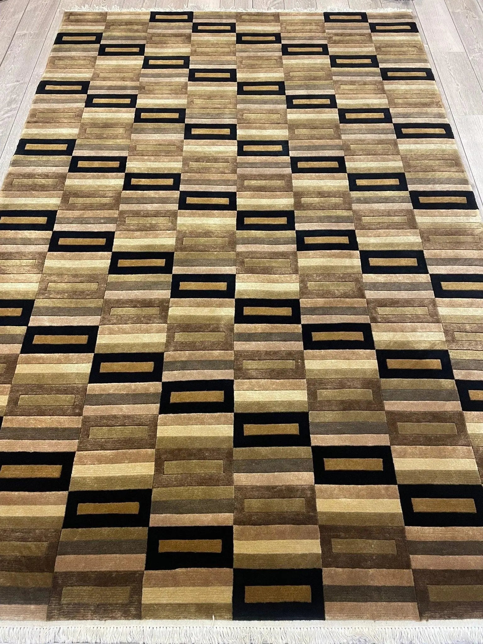 Beautifull Hand Knotted Nepali Geometric Area Rug 6x9 Ft Rugistan