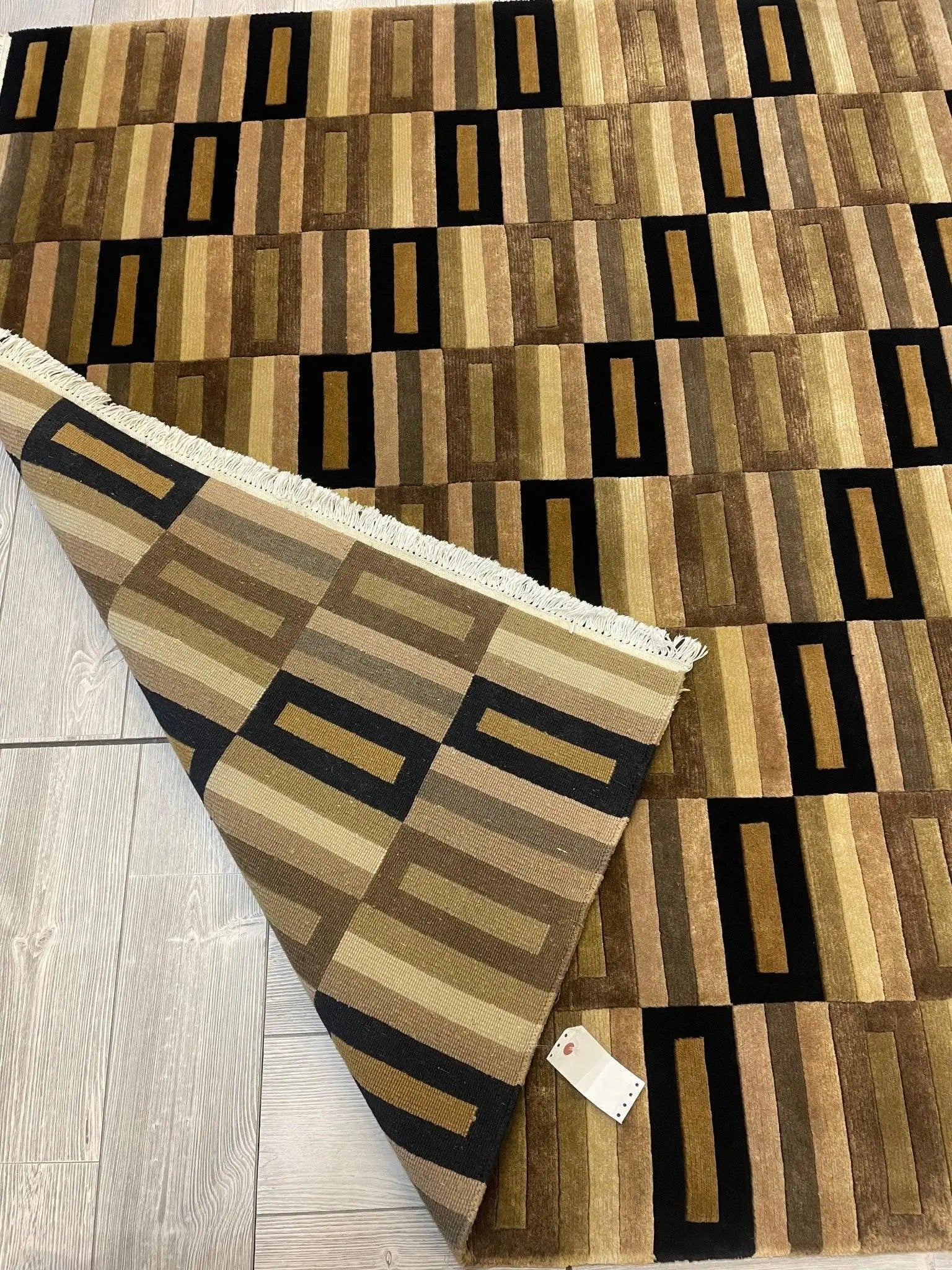 Beautifull Hand Knotted Nepali Geometric Area Rug 6x9 Ft Rugistan