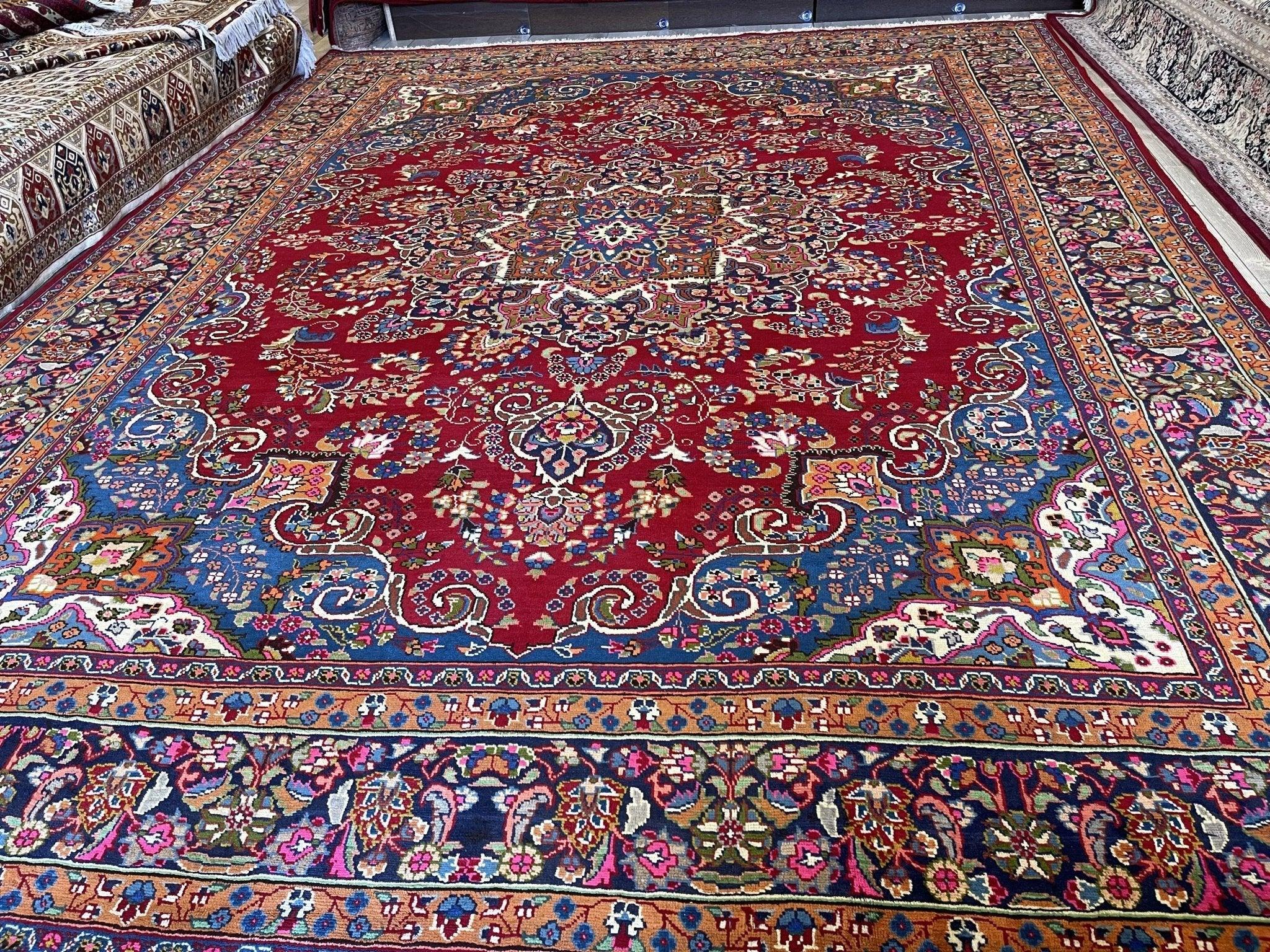 Elegant Mint Vintage 1960's Hand Knotted Veggie Dye Khorasan Area Rug 9’7” x 12’9” Rugistan