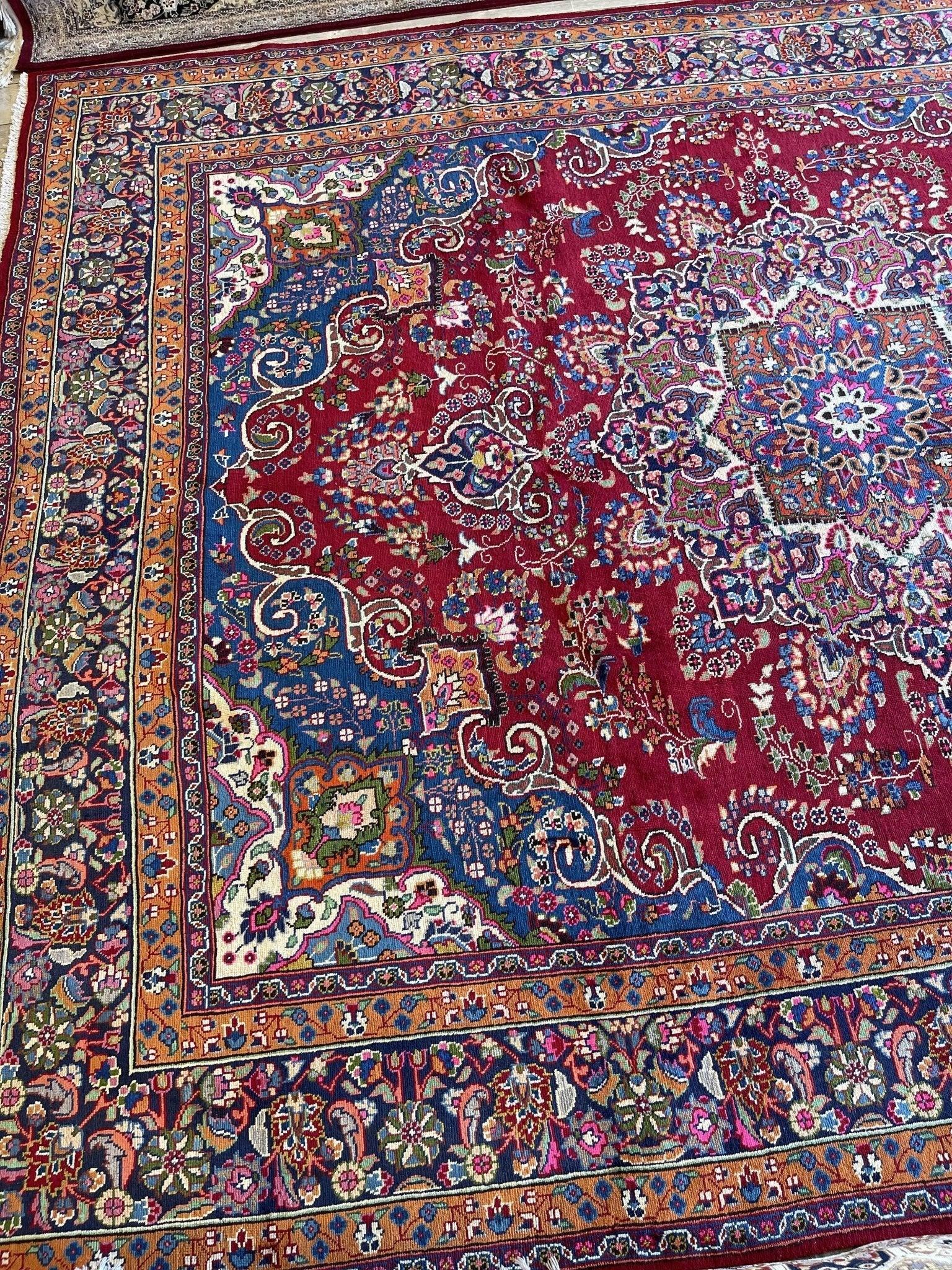 Elegant Mint Vintage 1960's Hand Knotted Veggie Dye Khorasan Area Rug 9’7” x 12’9” Rugistan