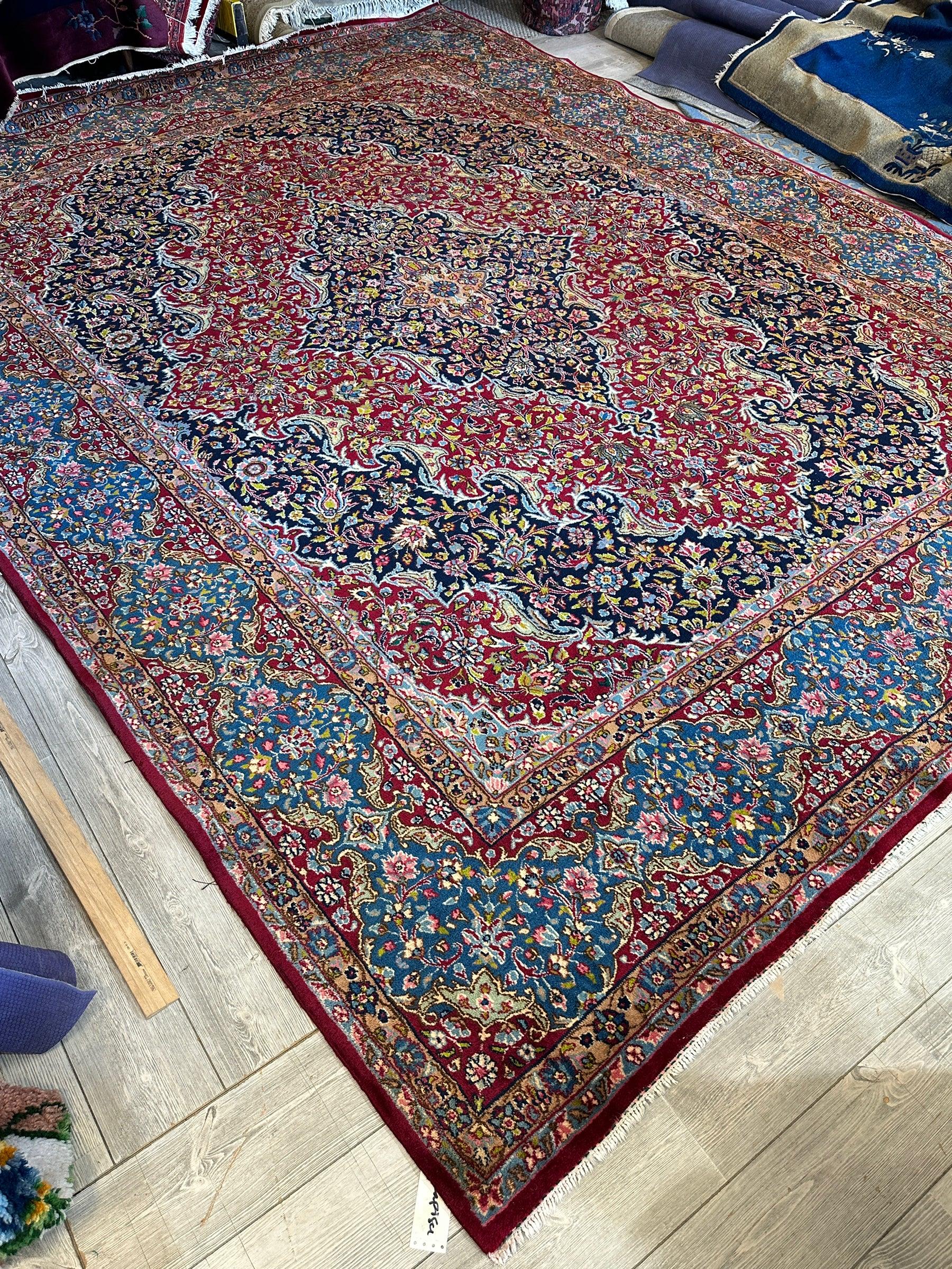 Exquisite Persian Vintage Medalian Rug 10 x 13 Rugistan