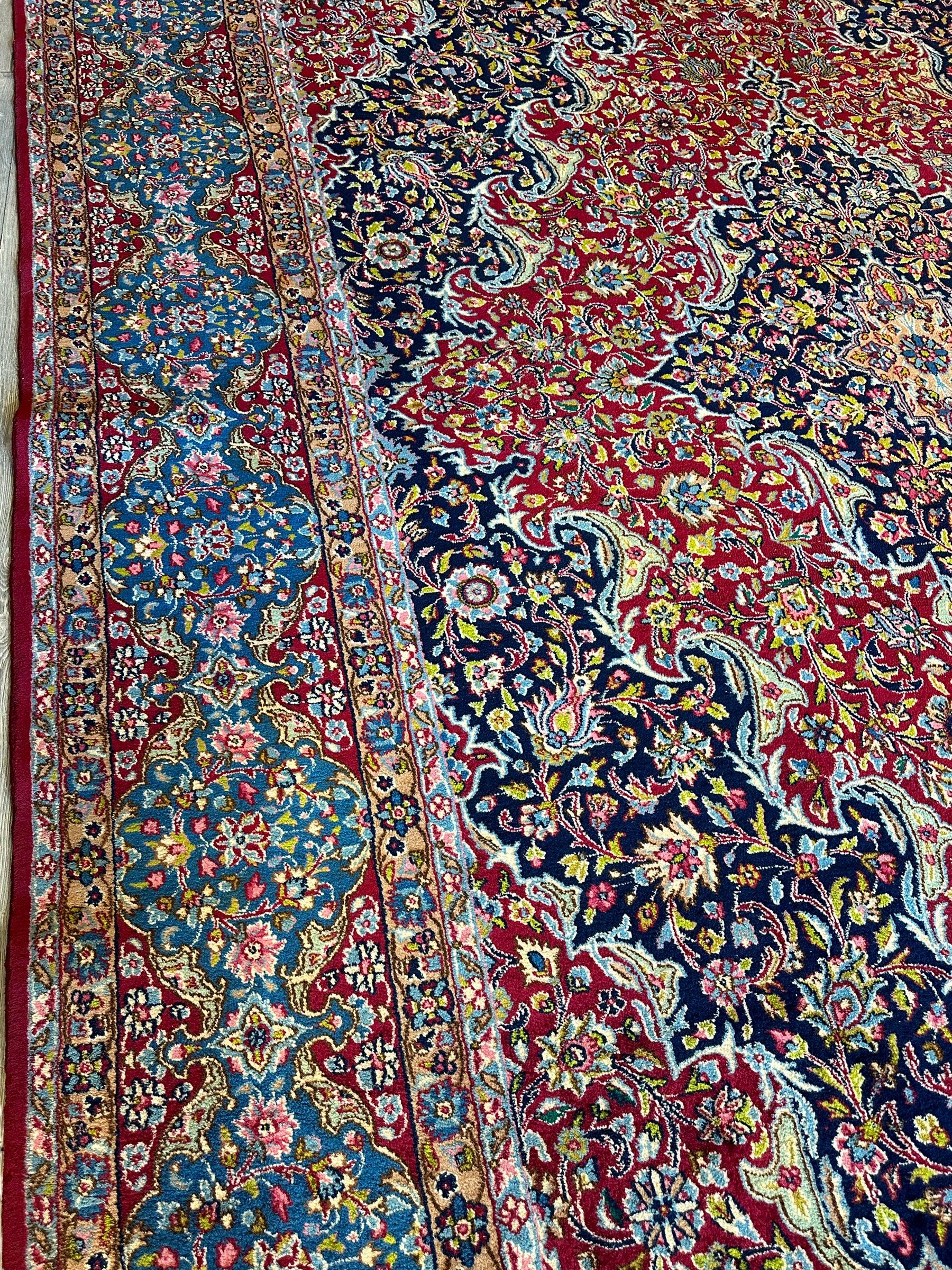 Exquisite Persian Vintage Medalian Rug 10 x 13 Rugistan