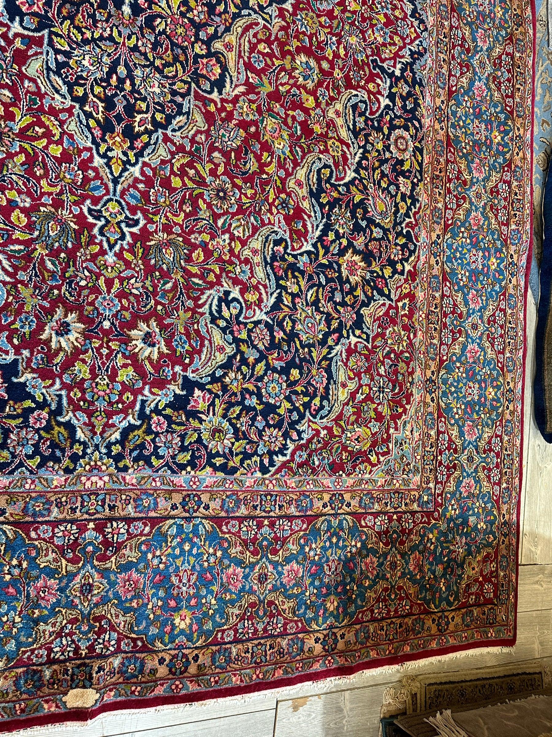 Exquisite Persian Vintage Medalian Rug 10 x 13 Rugistan