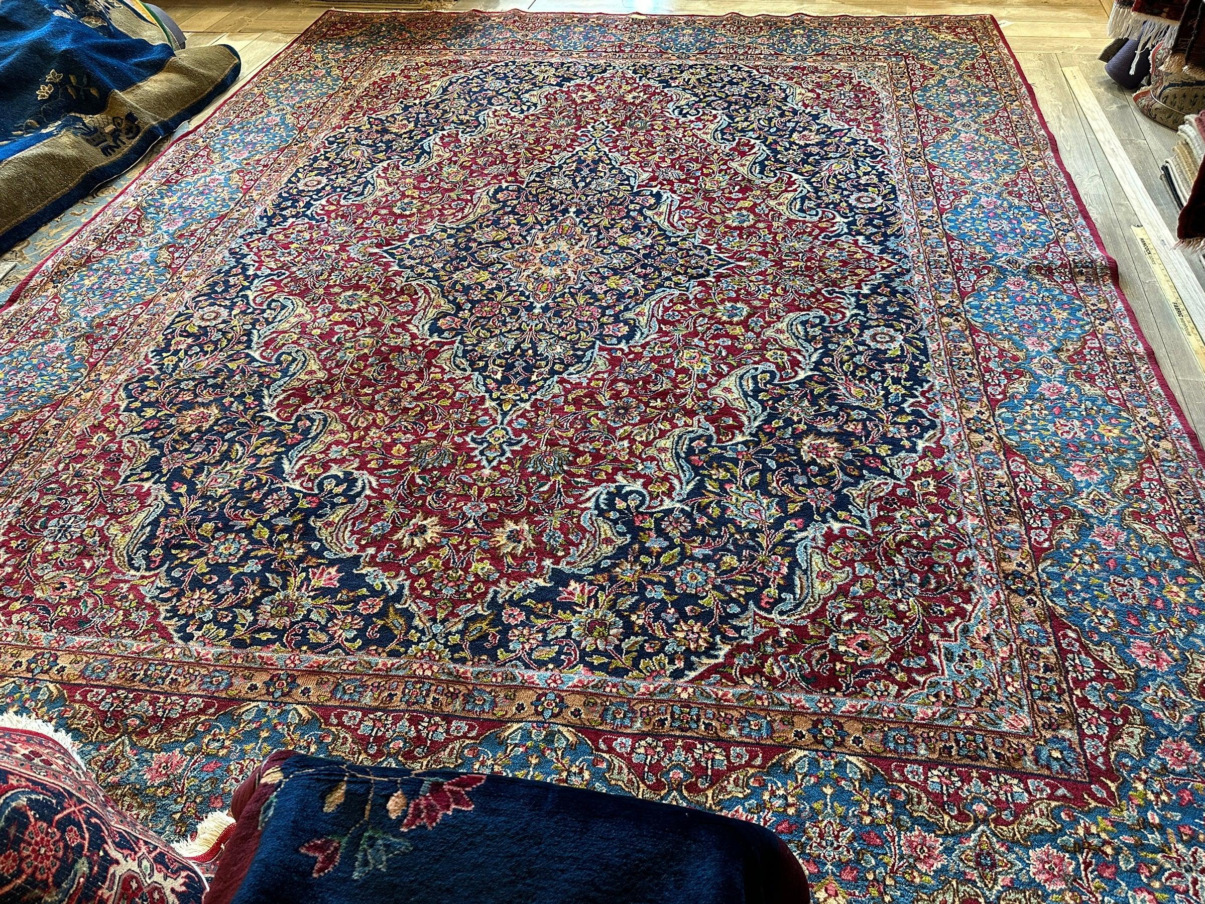 Exquisite Persian Vintage Medalian Rug 10 x 13 Rugistan