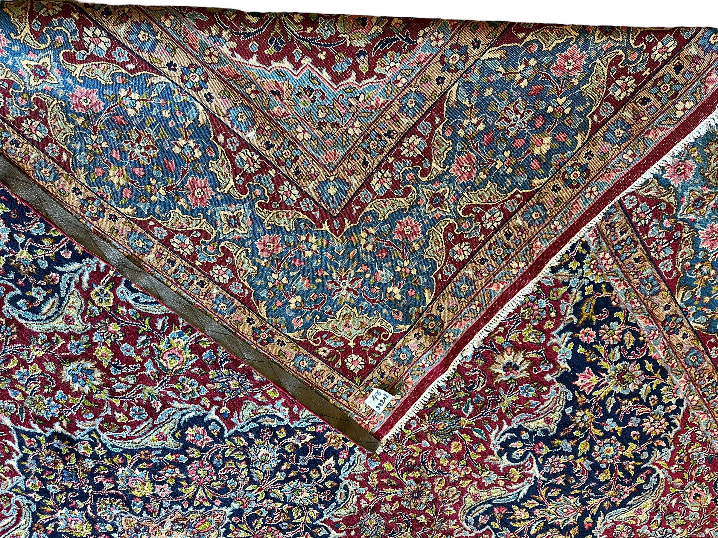 Exquisite Persian Vintage Medalian Rug 10 x 13 Rugistan