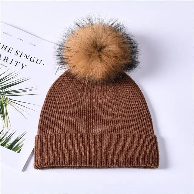 Women's wool hat with a pom-pom made of natural angora rabbit fur - Family Shopolf