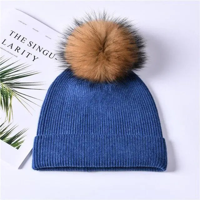 Women's wool hat with a pom-pom made of natural angora rabbit fur - Family Shopolf