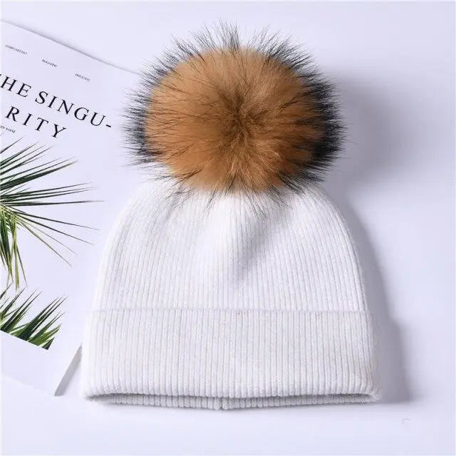 Women's wool hat with a pom-pom made of natural angora rabbit fur - Family Shopolf
