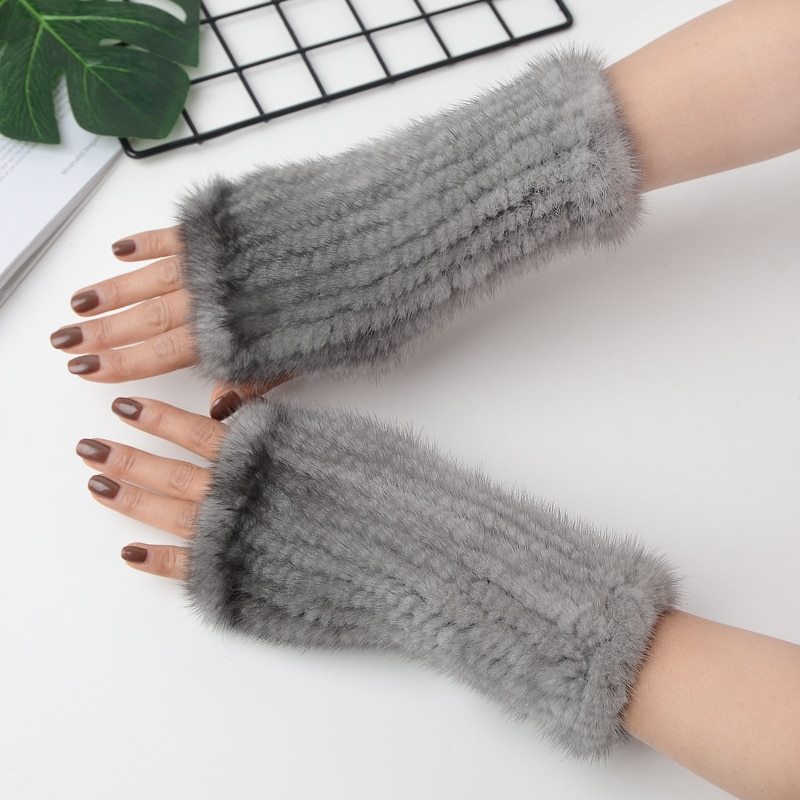 Winter gloves made of fur