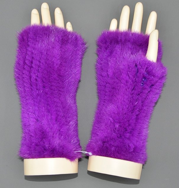 Winter gloves made of fur