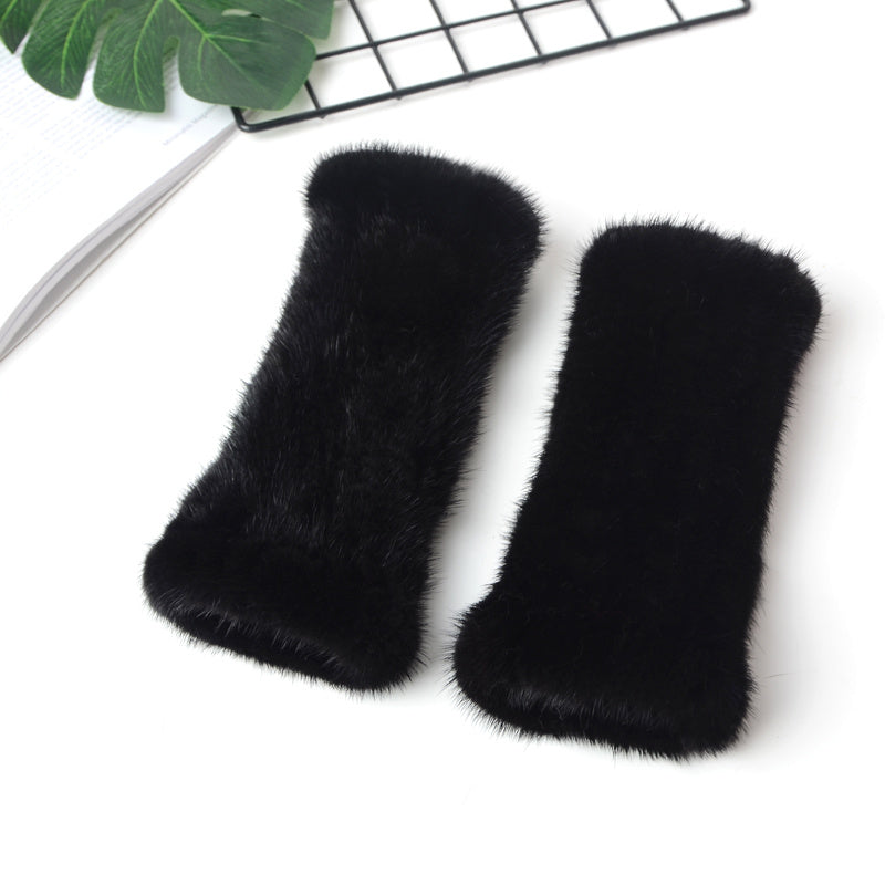 Winter gloves made of fur