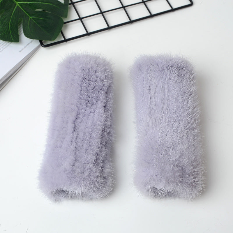 Winter gloves made of fur