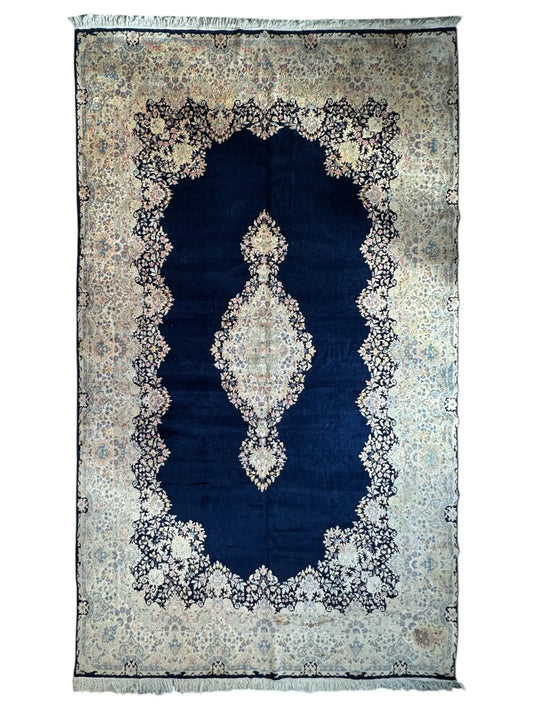 Palace-Size Vintage Royal Kirman Wool Rug – 9’9” x 17’2” – Hand-Knotted Persian Elegance with Deep Navy Field Rugistan