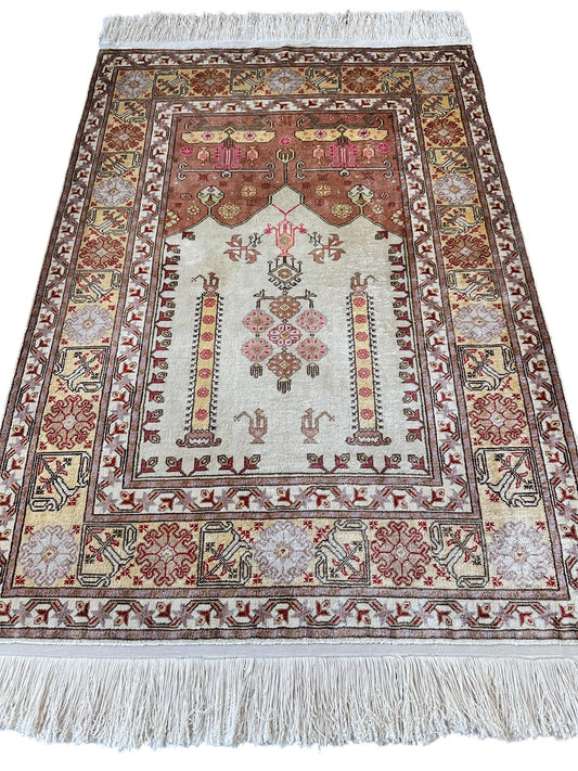 Luxurious Hand-Knotted Pure Silk Turkish Kayseri Rug – Intricate Floral & Geometric Design, 2’2” x 3’ Rugistan