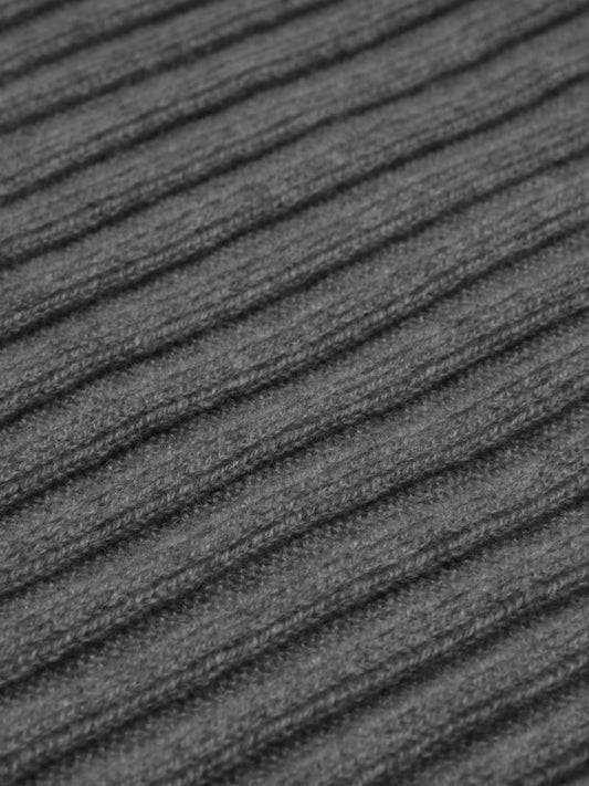 Napoli (dark grey) - Italian cashmere ribbed scarf (unisex) - alternate view