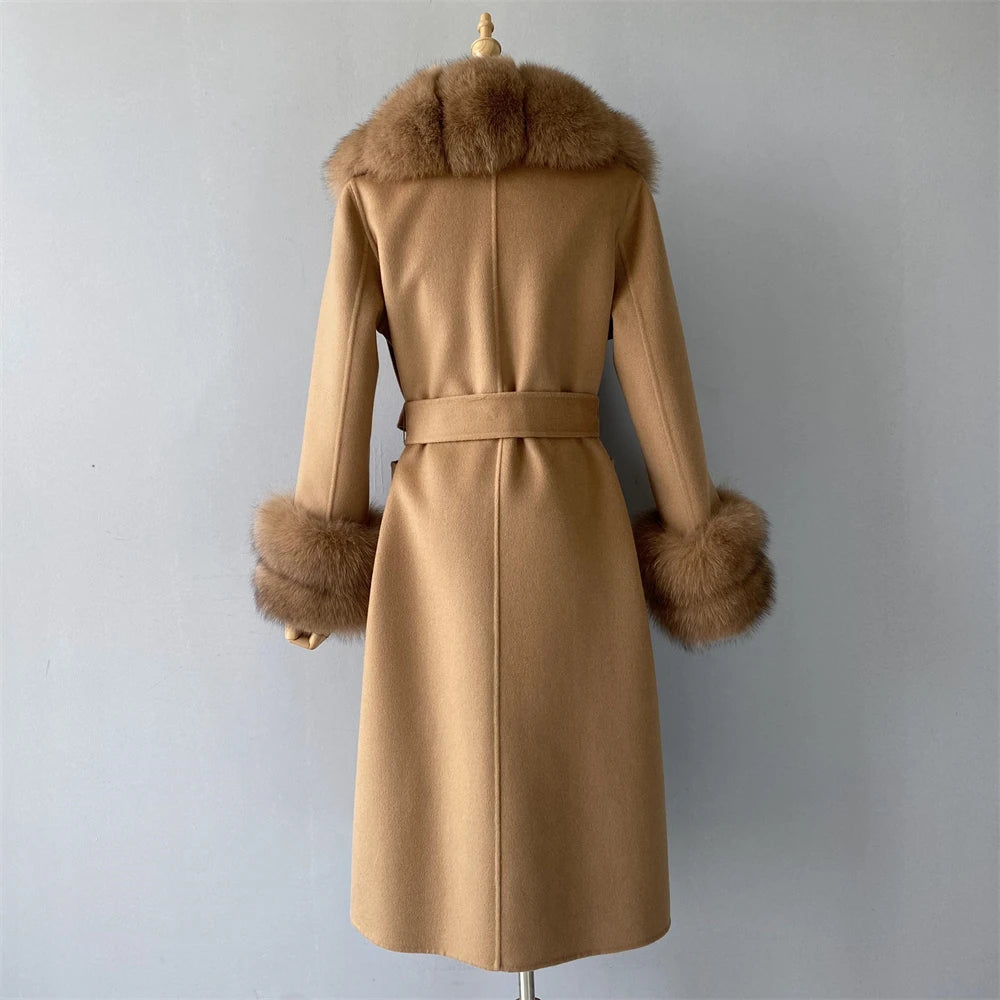 Trench-coat en cachemire et laine de jasmin pour femme avec col en fourrure