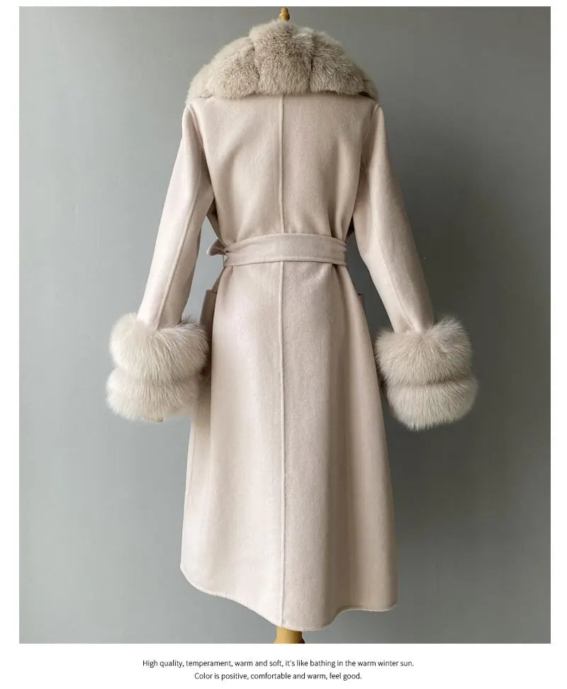 Trench-coat en cachemire et laine de jasmin pour femme avec col en fourrure