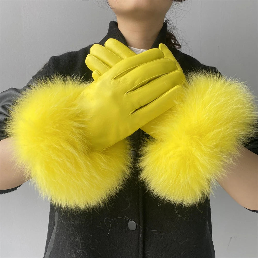 Gants en peau de mouton naturelle avec fourrure naturelle sur une doublure chaude et moelleuse