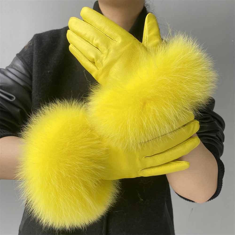 Gants en peau de mouton naturelle avec fourrure naturelle sur une doublure chaude et moelleuse