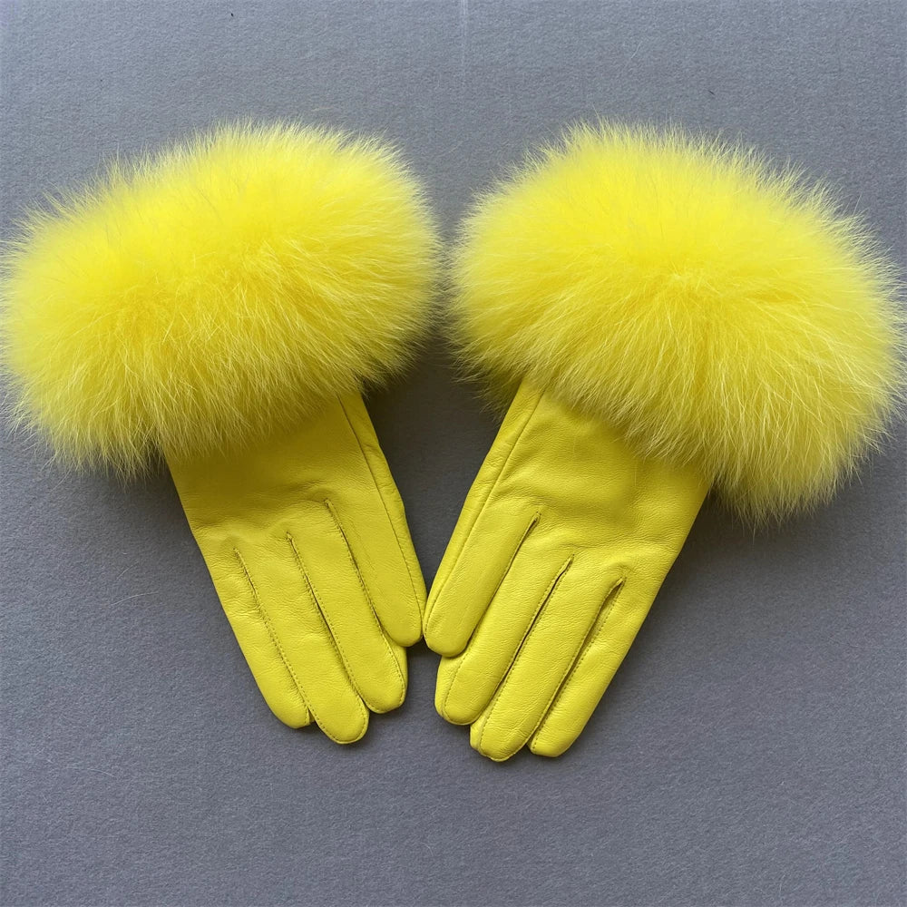 Gants en peau de mouton naturelle avec fourrure naturelle sur une doublure chaude et moelleuse