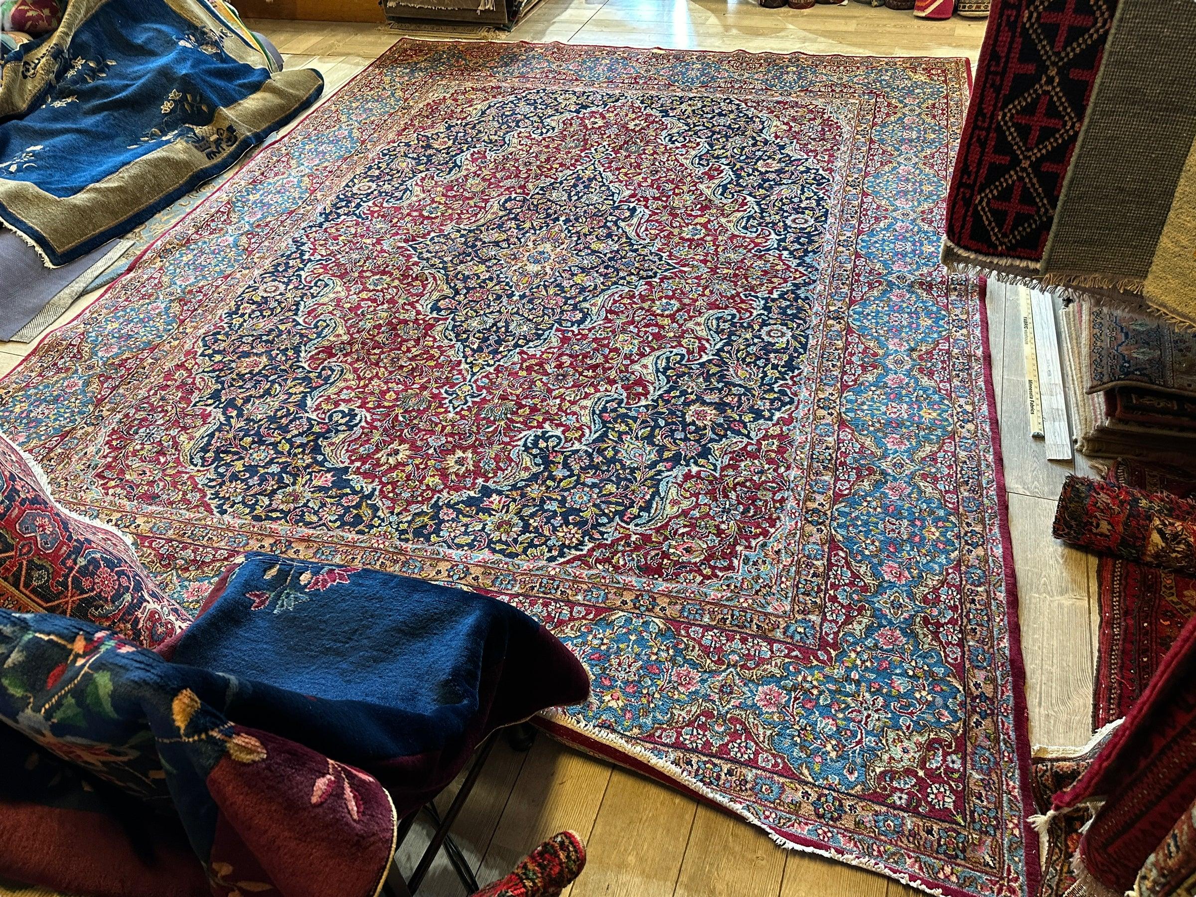 Exquisite Persian Vintage Medalian Rug 10 x 13 Rugistan